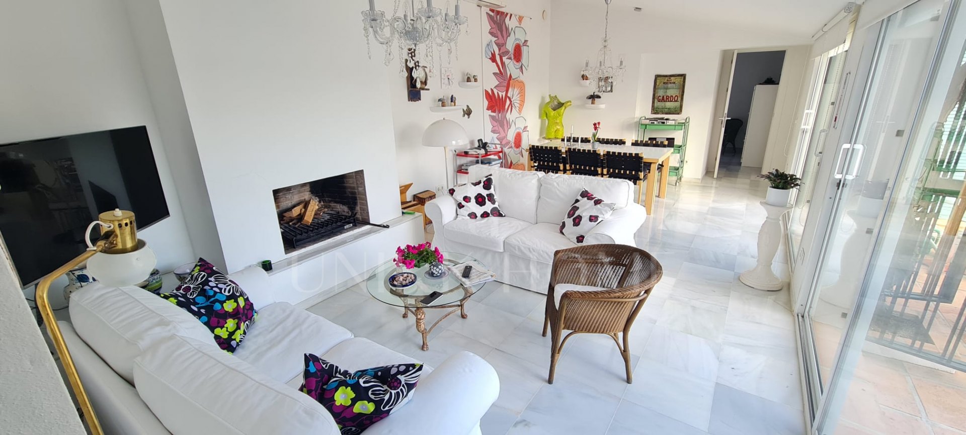 Encantadora villa con vistas panorámicas al mar en Puerto Romano, Estepona