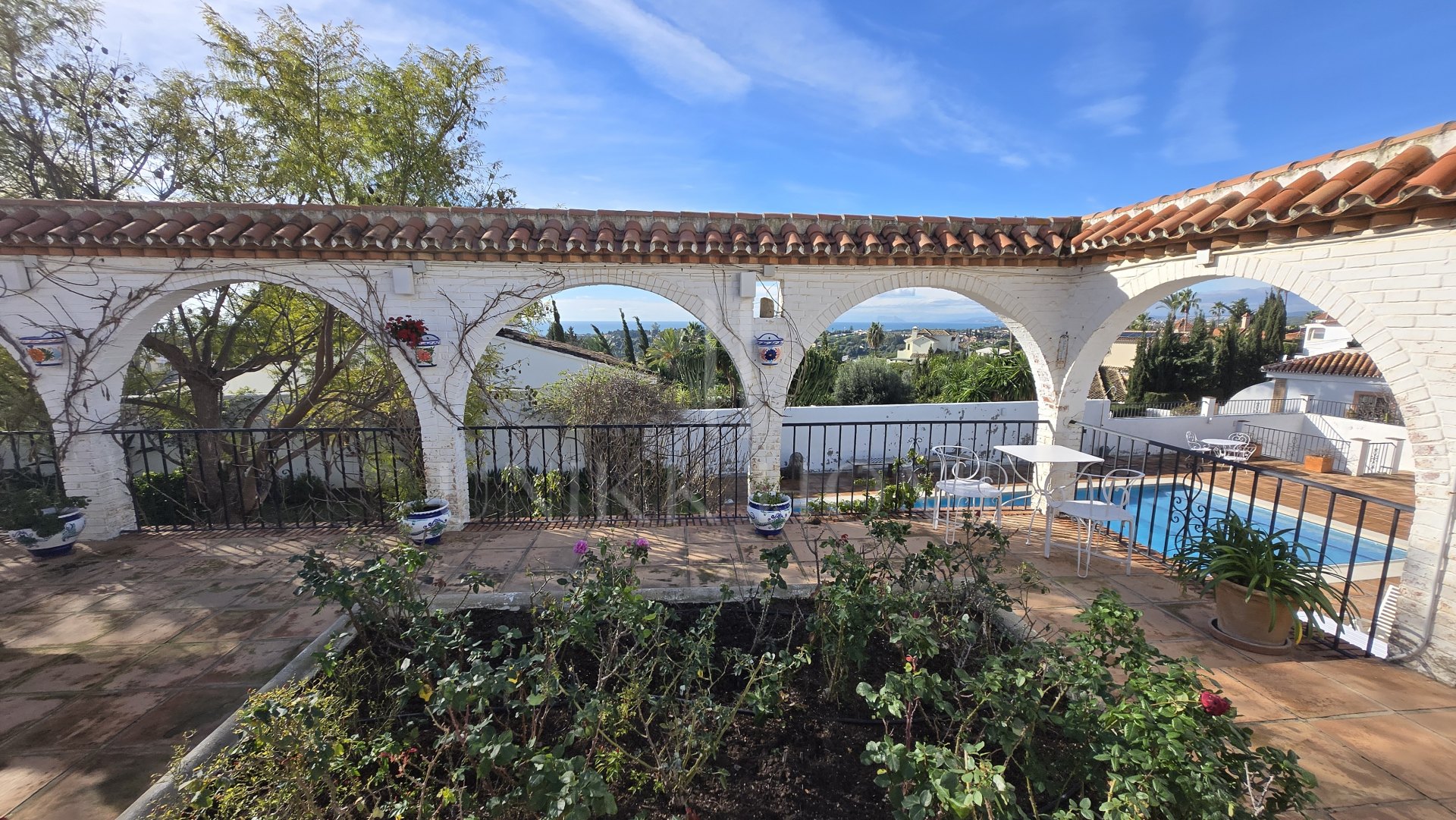 Charming traditional style Villa with Panoramic Sea Views and guest apartment in Puerto Romano, Estepona