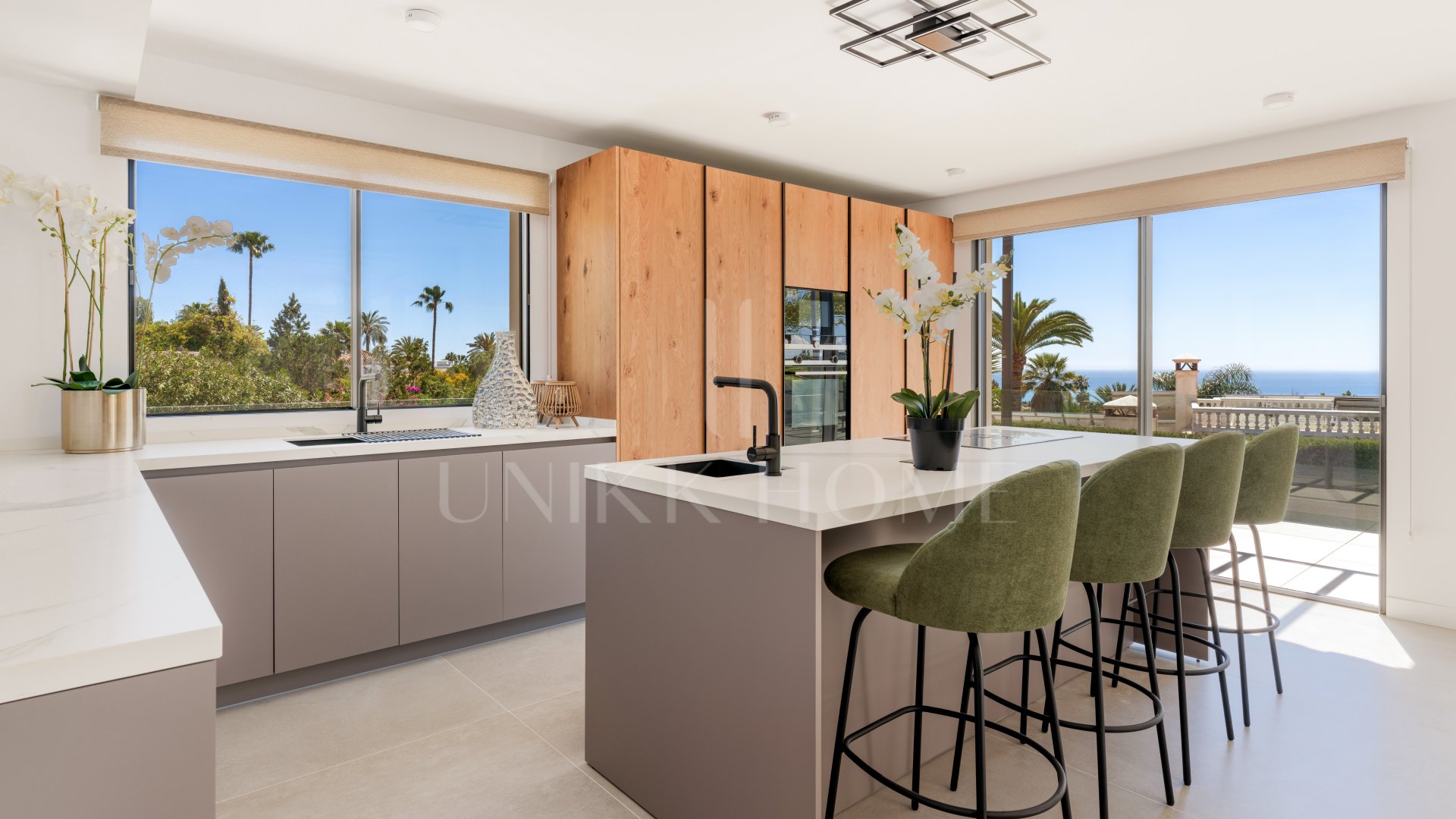 Villa de lujo de cinco dormitorios con vistas panorámicas al mar en Rocío de Nagüeles, Milla de Oro de Marbella