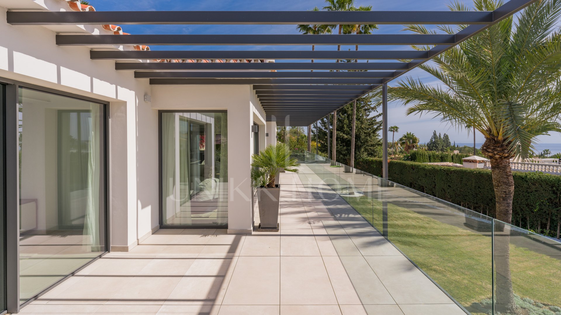 Villa de lujo de cinco dormitorios con vistas panorámicas al mar en Rocío de Nagüeles, Milla de Oro de Marbella