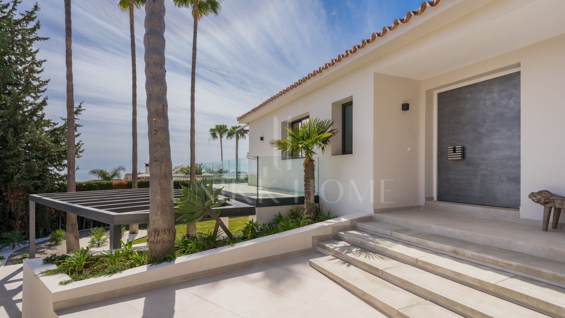 Villa de lujo de cinco dormitorios con vistas panorámicas al mar en Rocío de Nagüeles, Milla de Oro de Marbella