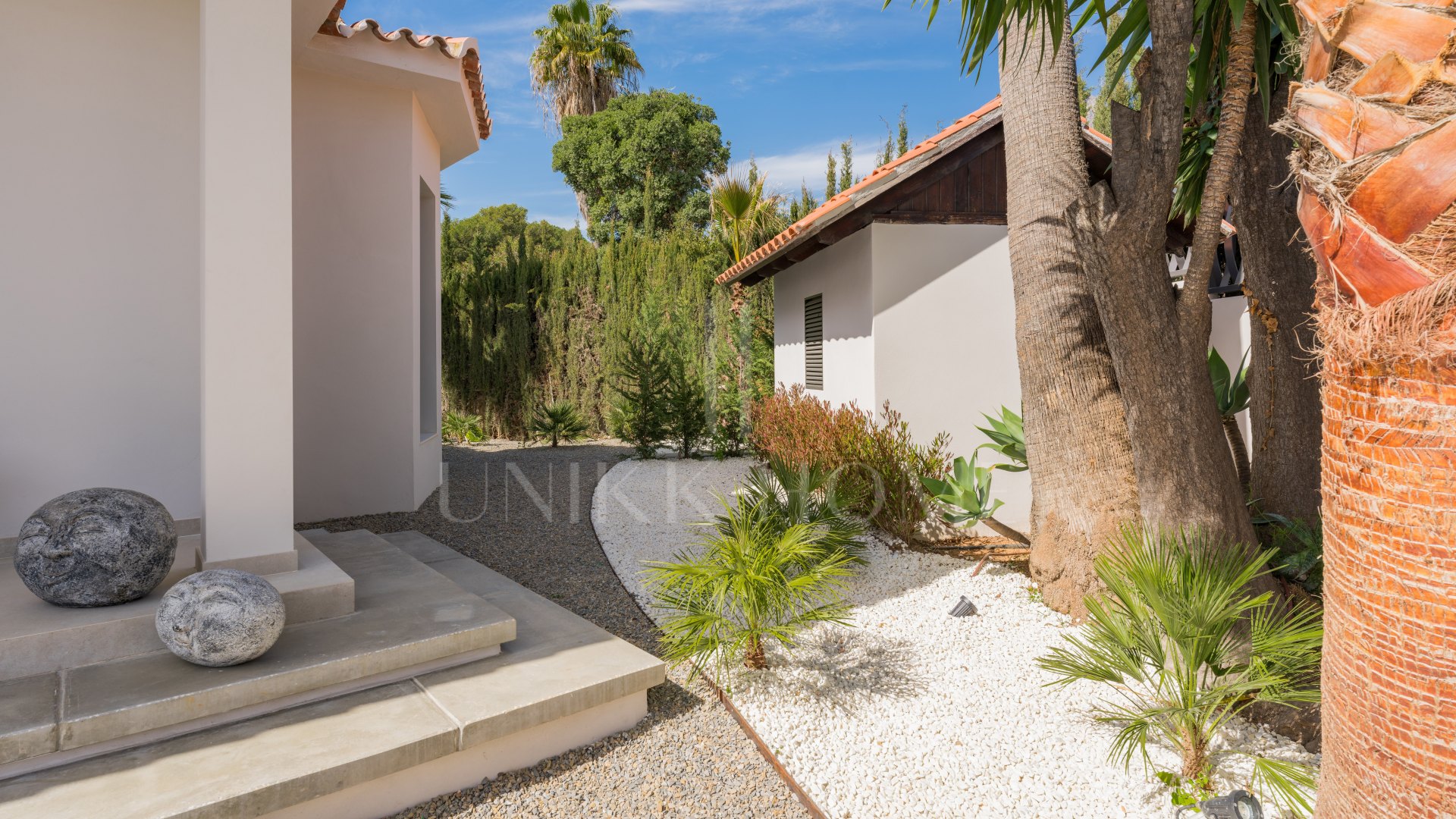 Villa de lujo de cinco dormitorios con vistas panorámicas al mar en Rocío de Nagüeles, Milla de Oro de Marbella