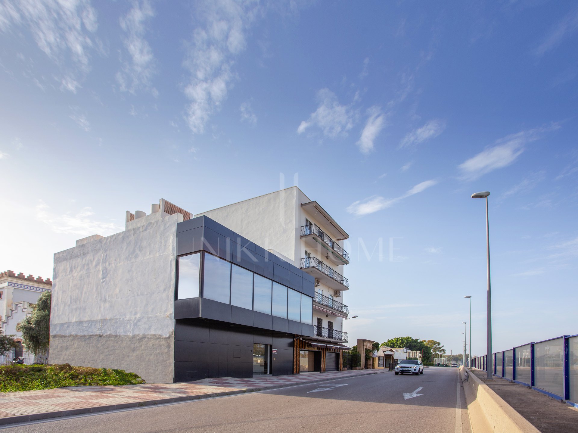 COMMERCIAL BUILDING IN THE HEART OF SAN PEDRO DE ALCANTARA