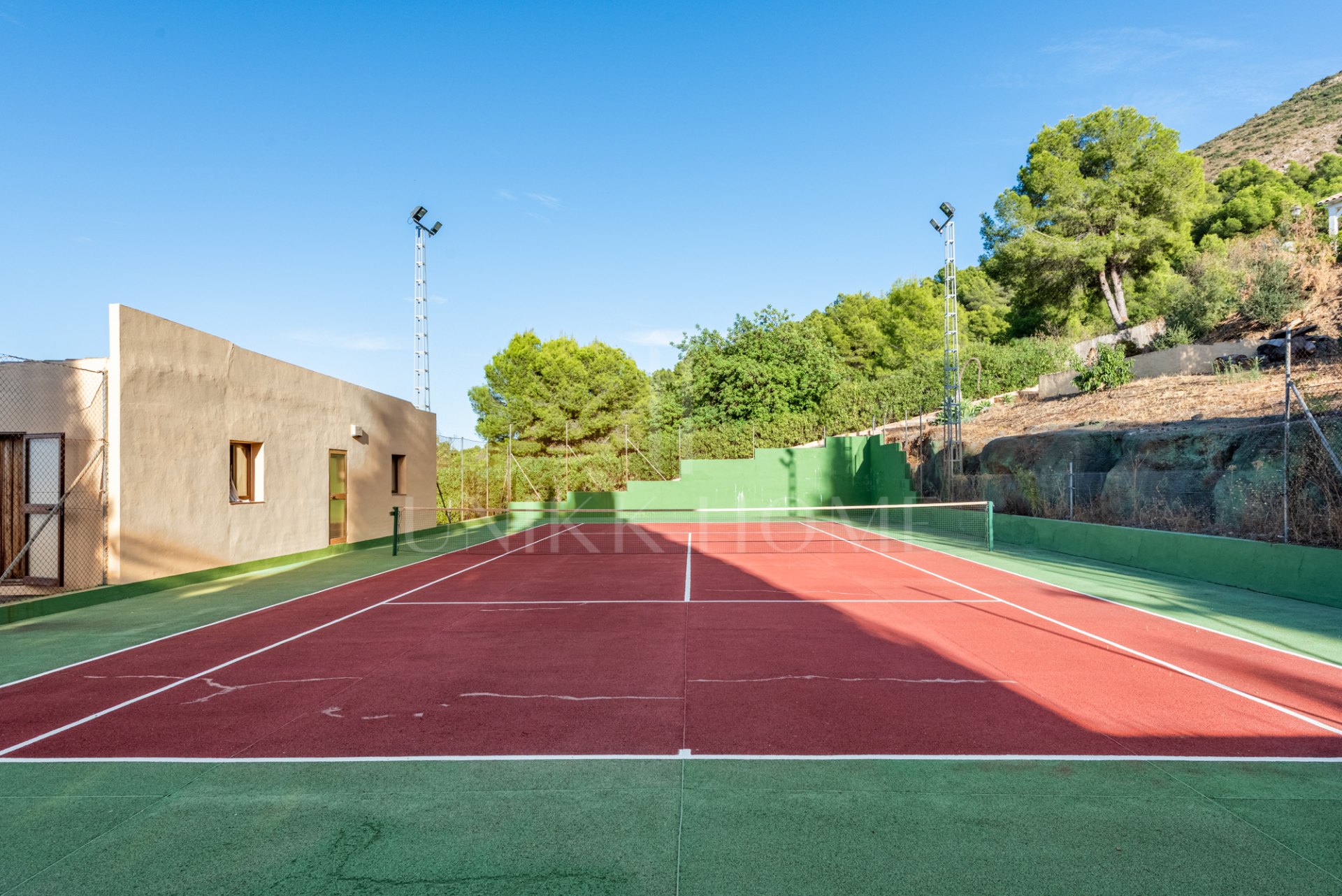 EXCLUSIVE LUXURY ESTATE WITH GUEST HOUSE, GYM, TENNIS COURT AND PANORAMIC VIEWS IN ALHAURÍN DE LA TORRE