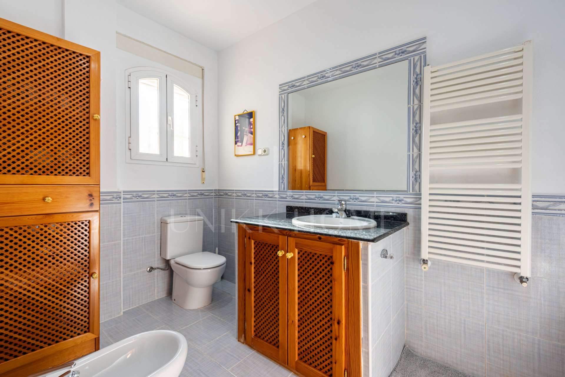 EXCLUSIVE LUXURY ESTATE WITH GUEST HOUSE, GYM, TENNIS COURT AND PANORAMIC VIEWS IN ALHAURÍN DE LA TORRE