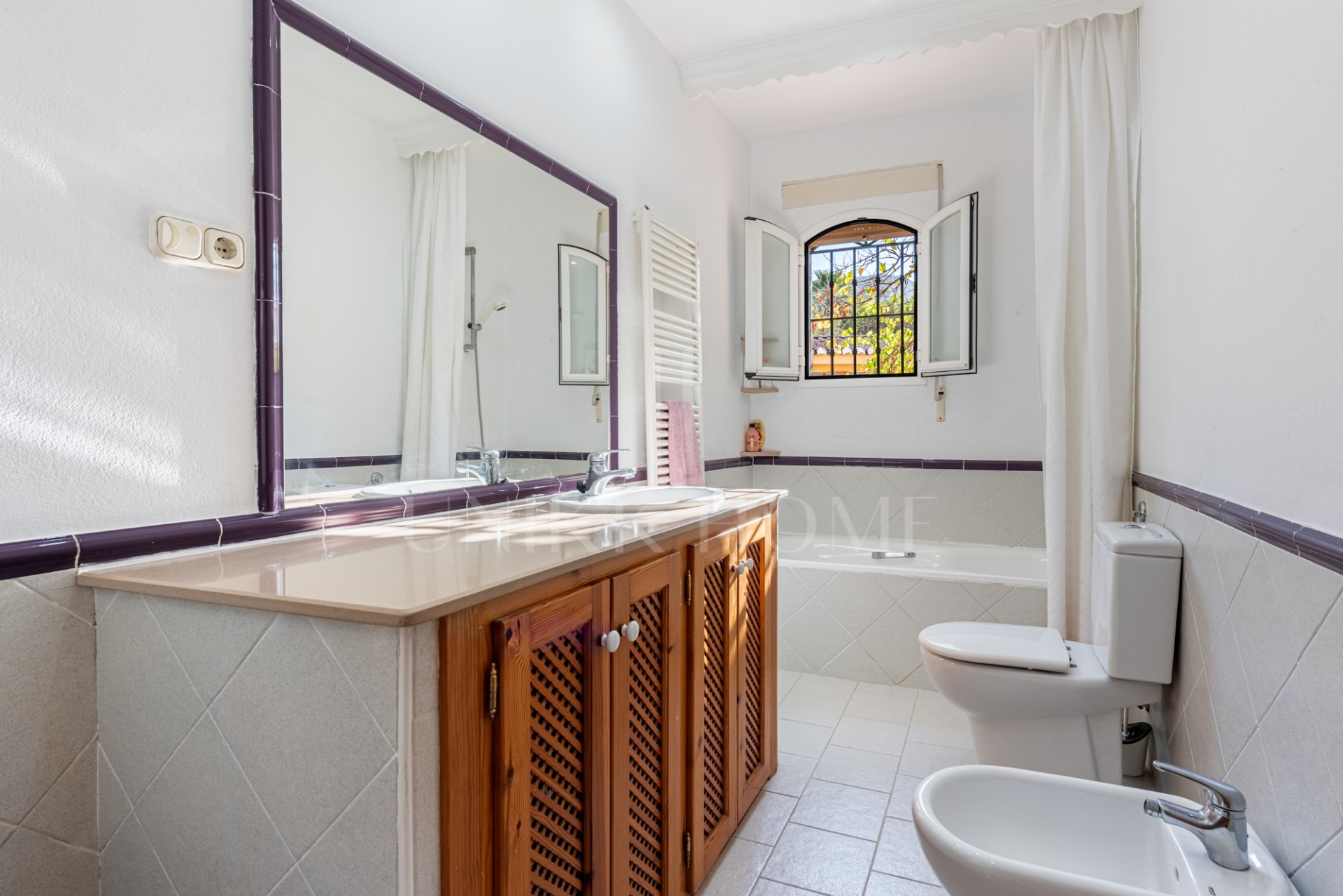 EXCLUSIVE LUXURY ESTATE WITH GUEST HOUSE, GYM, TENNIS COURT AND PANORAMIC VIEWS IN ALHAURÍN DE LA TORRE