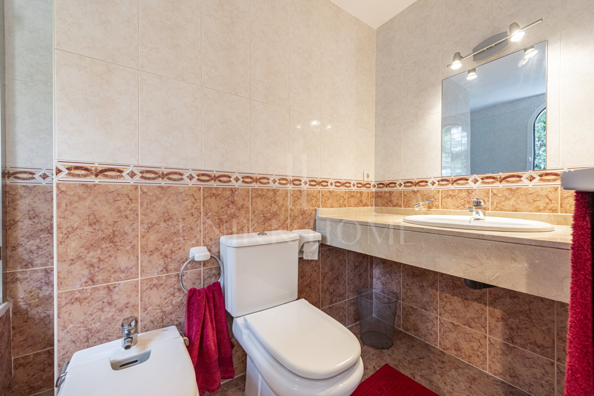 APARTAMENTO DE 2 DORMITORIOS EN LORCRIMAR 3, NUEVA ANDALUCÍA – A POCA DISTANCIA A PIE DE PUERTO BANÚS