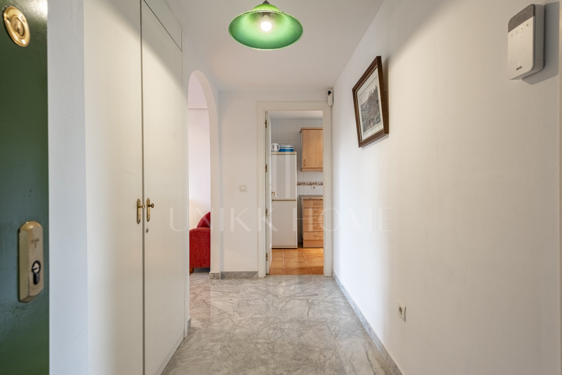 APARTAMENTO DE 2 DORMITORIOS EN LORCRIMAR 3, NUEVA ANDALUCÍA – A POCA DISTANCIA A PIE DE PUERTO BANÚS