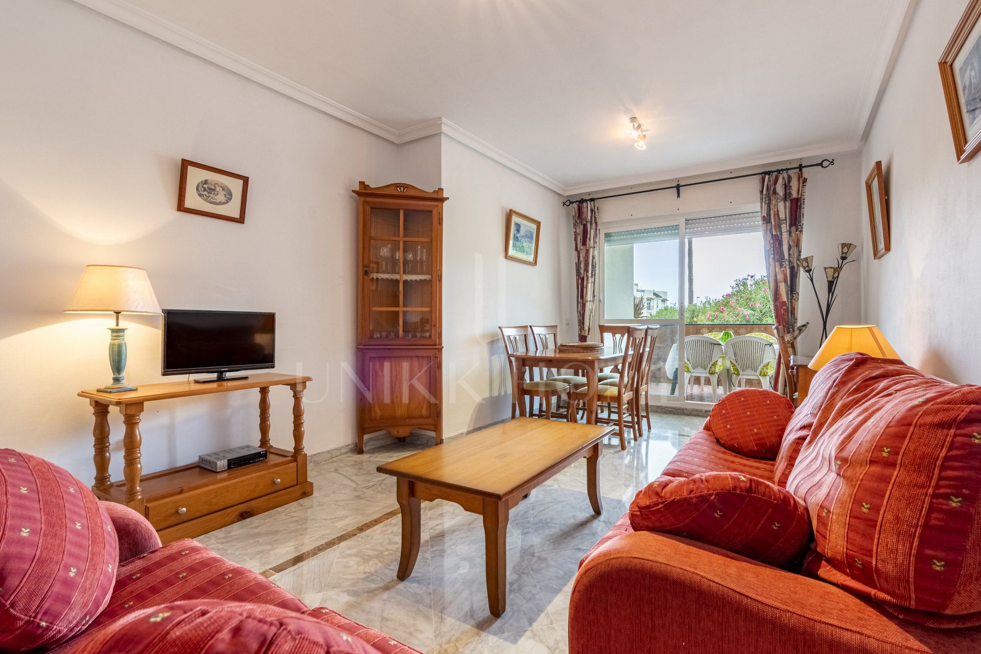 APARTAMENTO DE 2 DORMITORIOS EN LORCRIMAR 3, NUEVA ANDALUCÍA – A POCA DISTANCIA A PIE DE PUERTO BANÚS