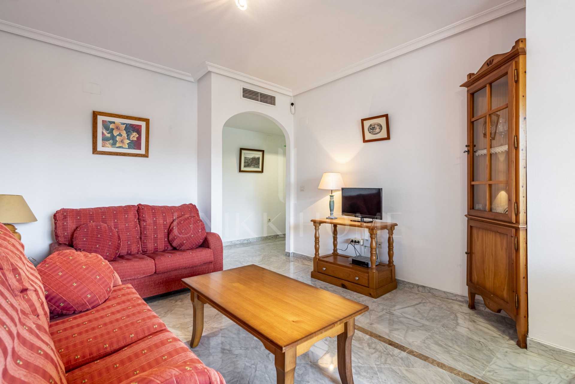 APARTAMENTO DE 2 DORMITORIOS EN LORCRIMAR 3, NUEVA ANDALUCÍA – A POCA DISTANCIA A PIE DE PUERTO BANÚS