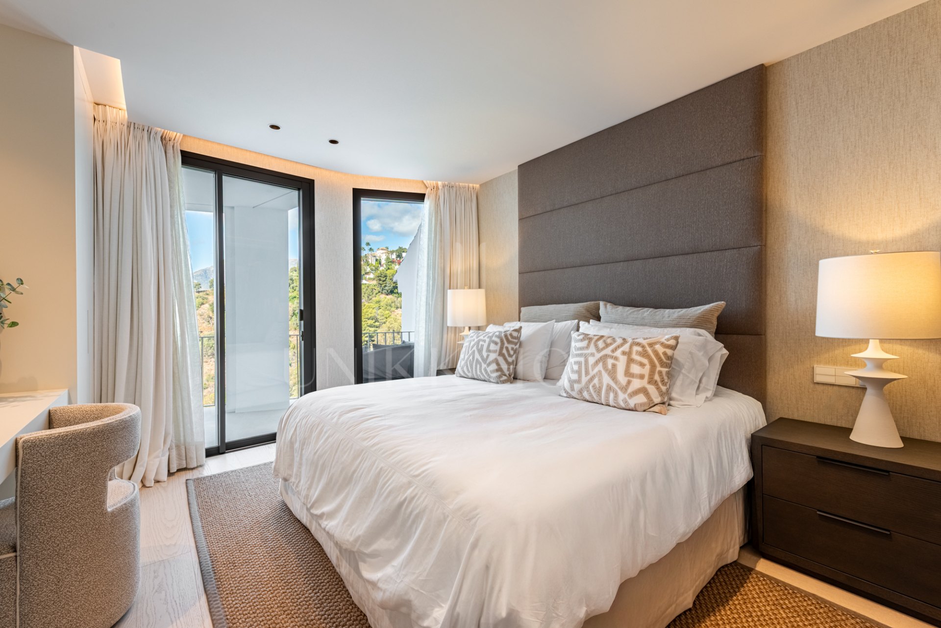 Espectacular adosado totalmente reformado en Altos de Los Monteros, Marbella Este