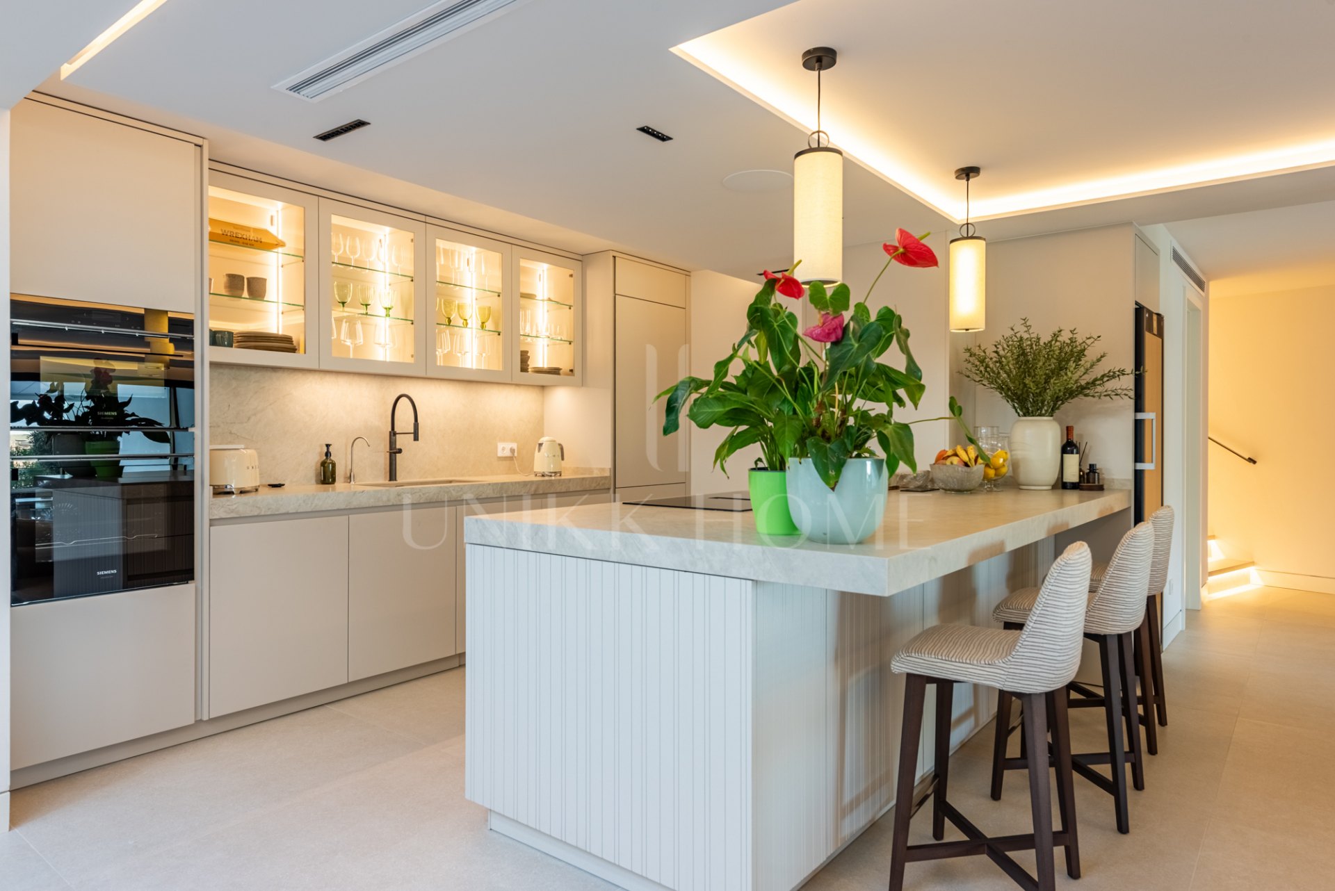 Espectacular adosado totalmente reformado en Altos de Los Monteros, Marbella Este