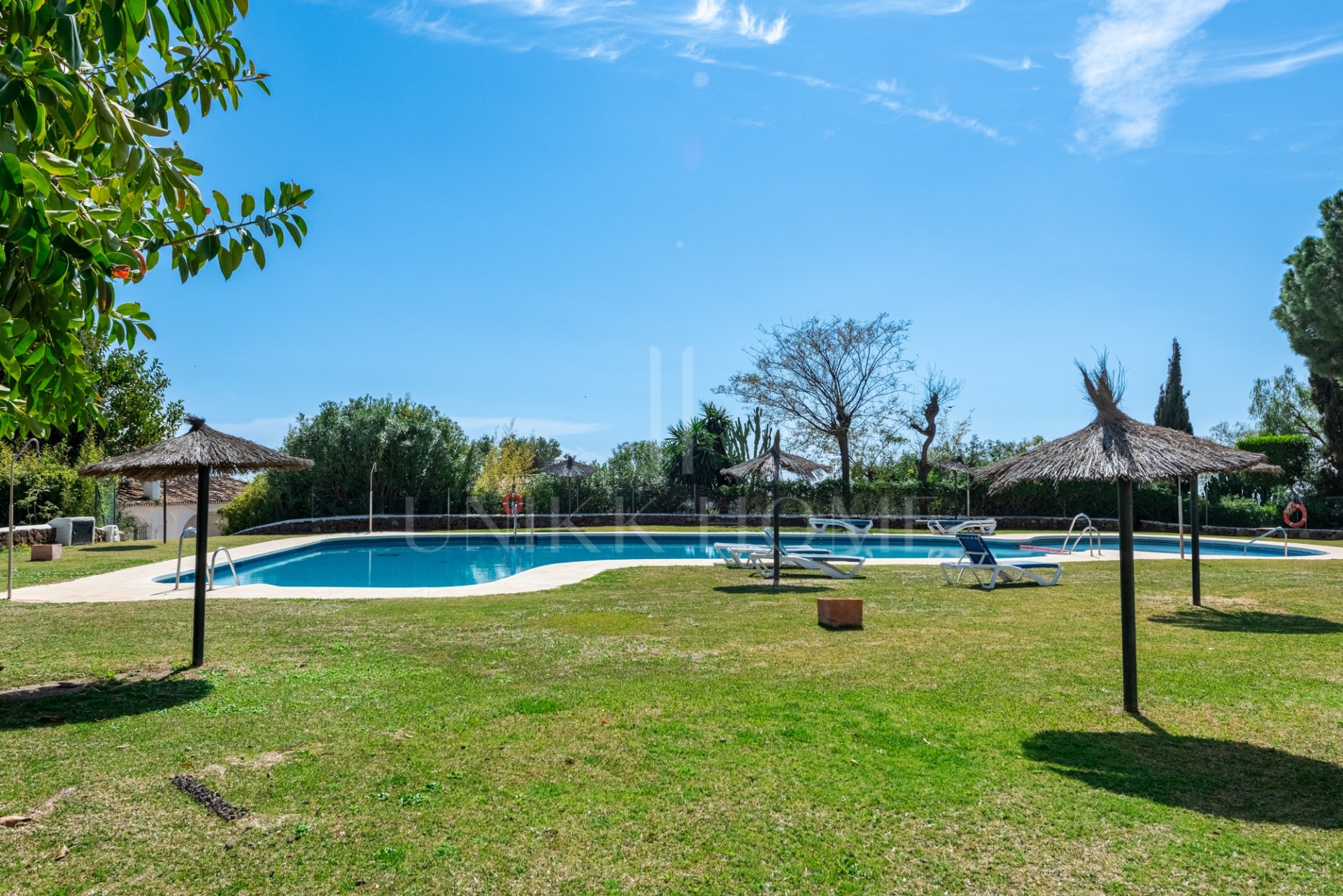 Charming Townhouse in Altos de Los Monteros