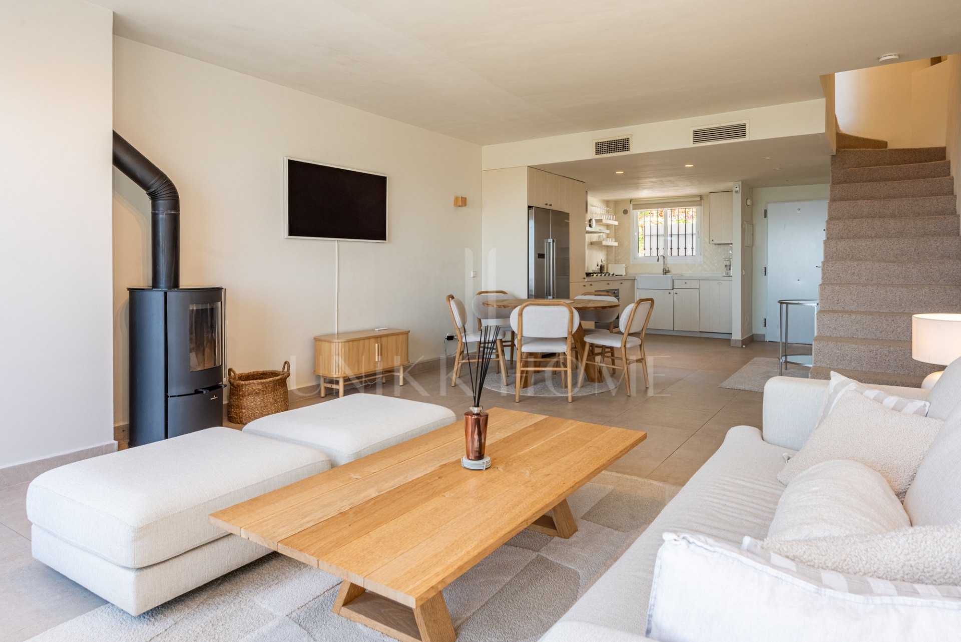 Charming Townhouse in Altos de Los Monteros