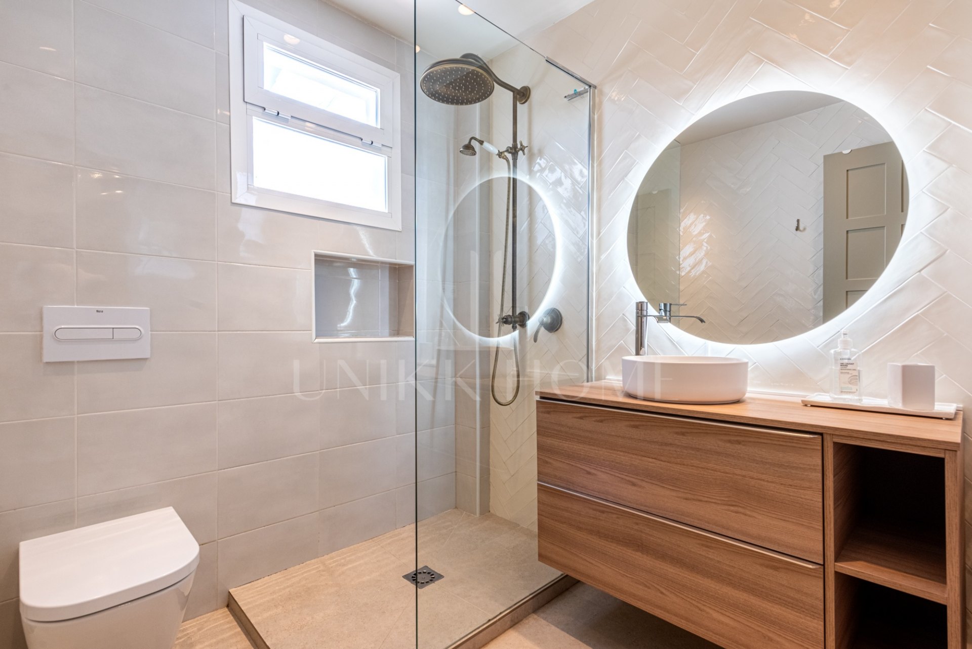 Charming Townhouse in Altos de Los Monteros