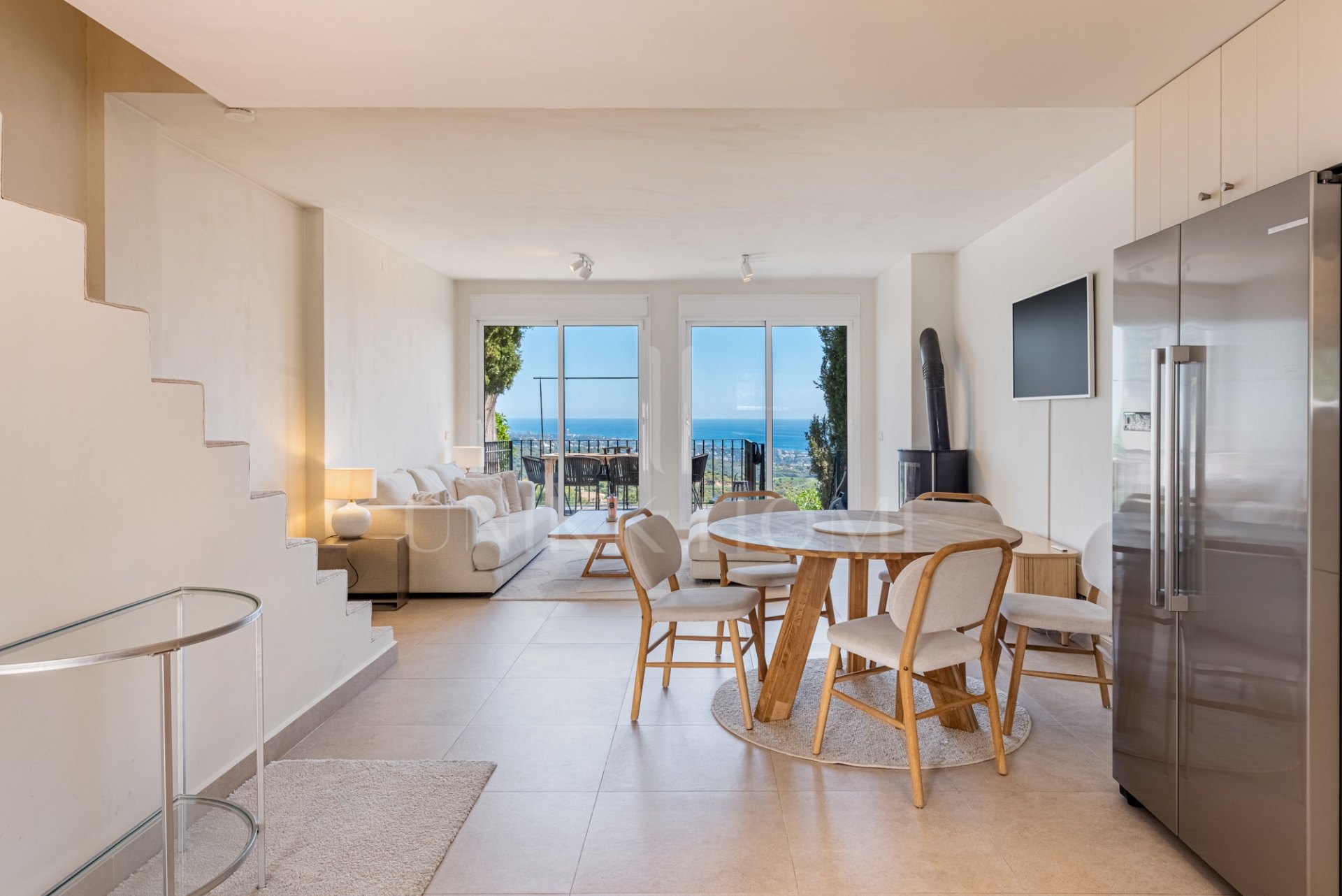 Charming Townhouse in Altos de Los Monteros