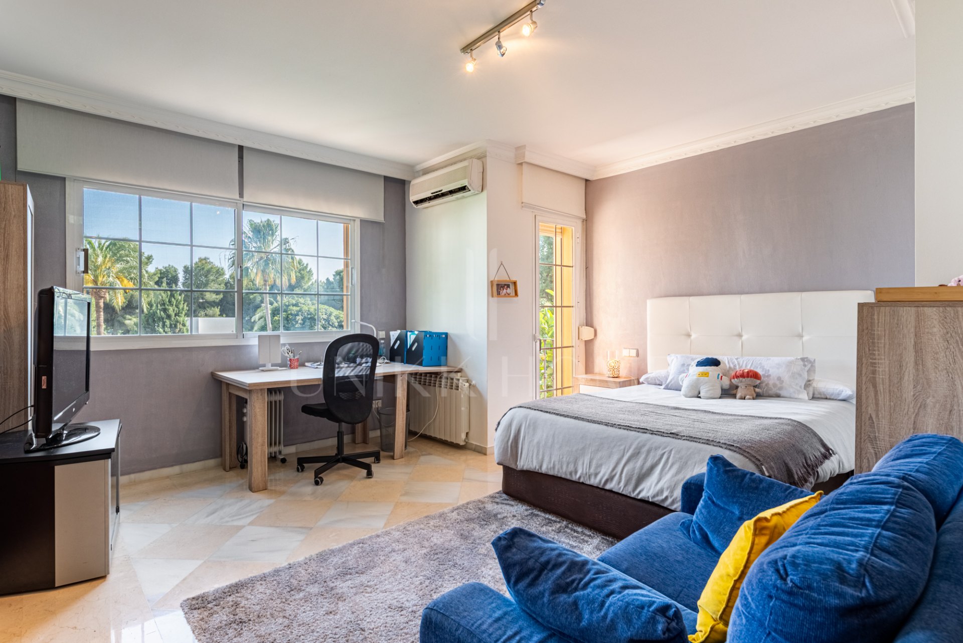 Encantadora Villa de 5 Dormitorios en Atalaya Río Verde, Marbella