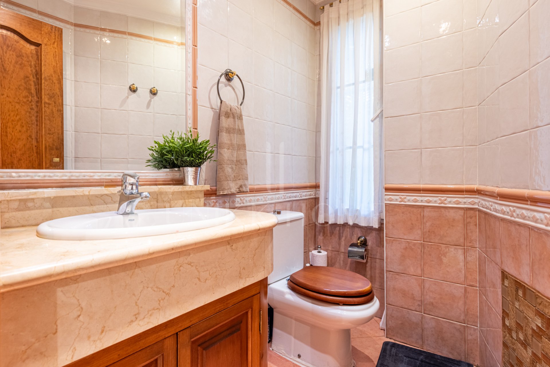 Encantadora Villa de 5 Dormitorios en Atalaya Río Verde, Marbella