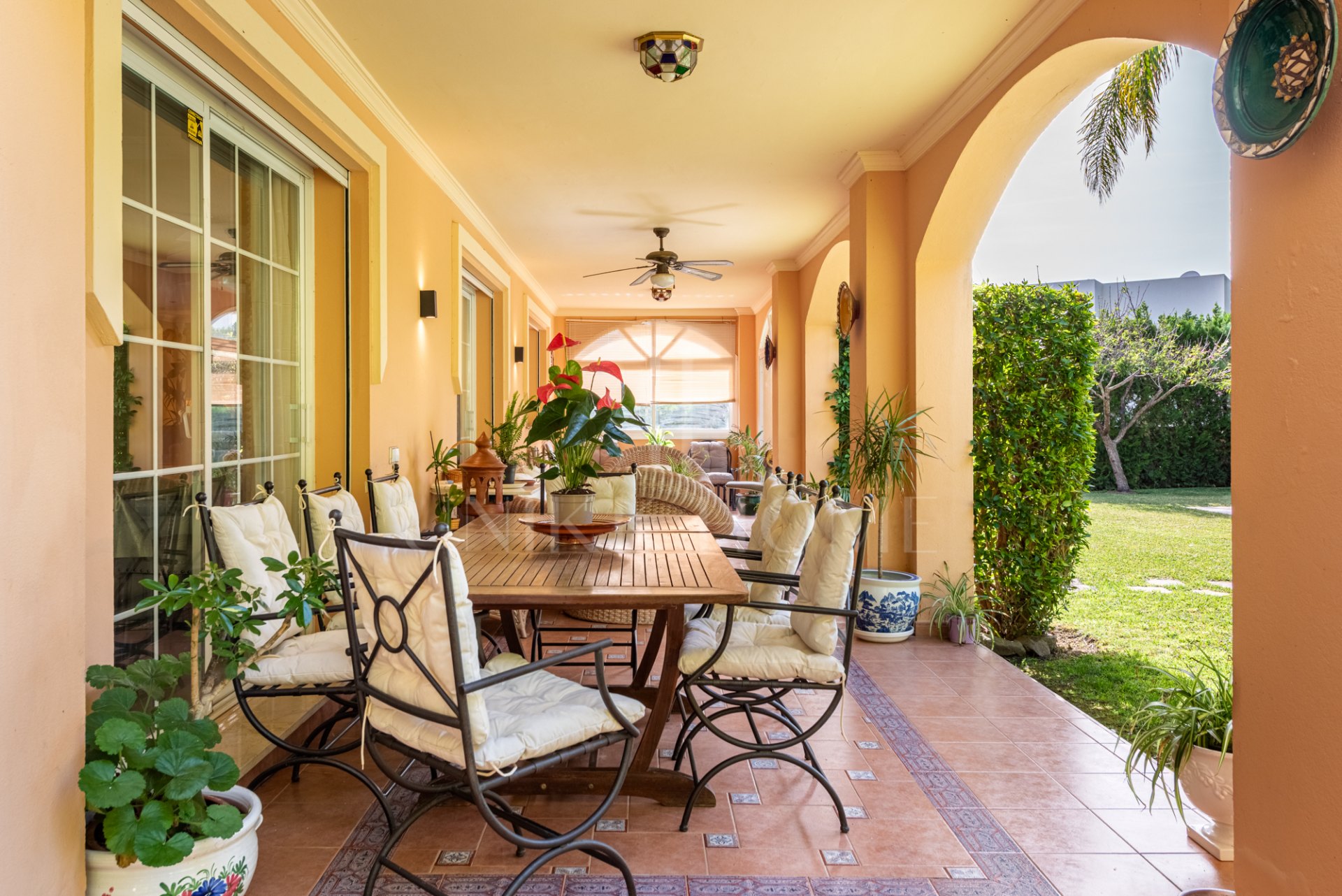 Encantadora Villa de 5 Dormitorios en Atalaya Río Verde, Marbella