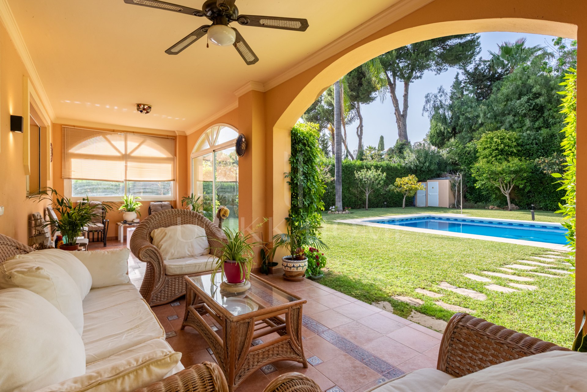Encantadora Villa de 5 Dormitorios en Atalaya Río Verde, Marbella