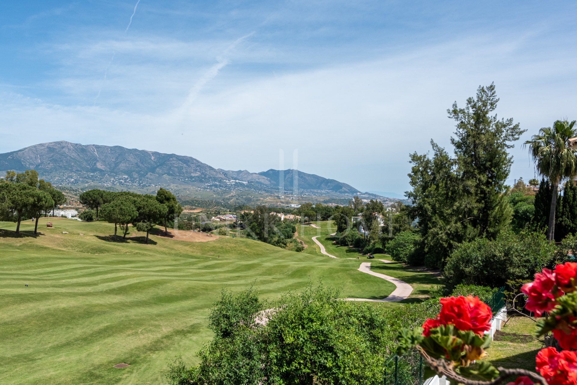 Villa de 4 dormitorios en primera línea de golf en La Cala Golf Resort