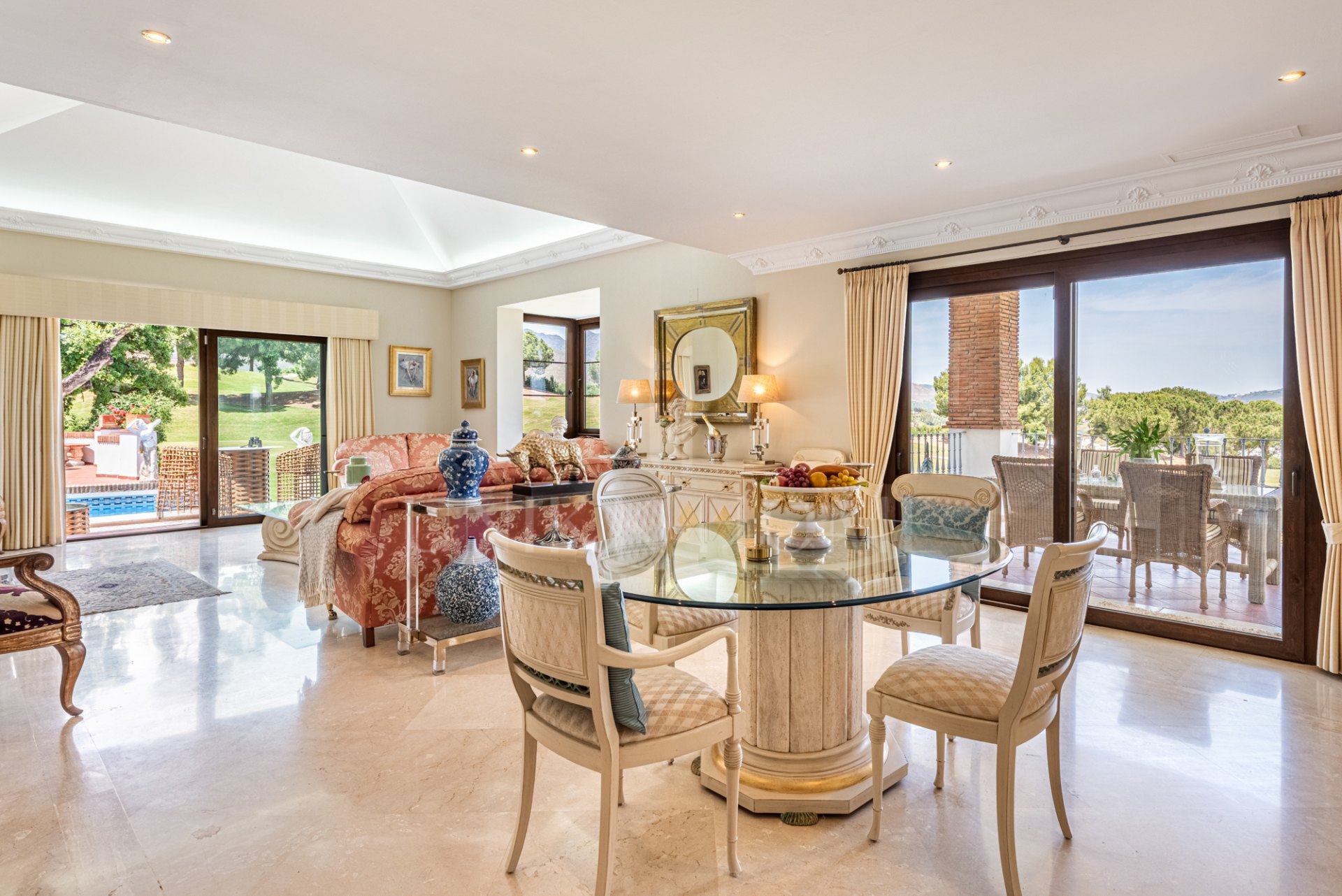 Villa de 4 dormitorios en primera línea de golf en La Cala Golf Resort