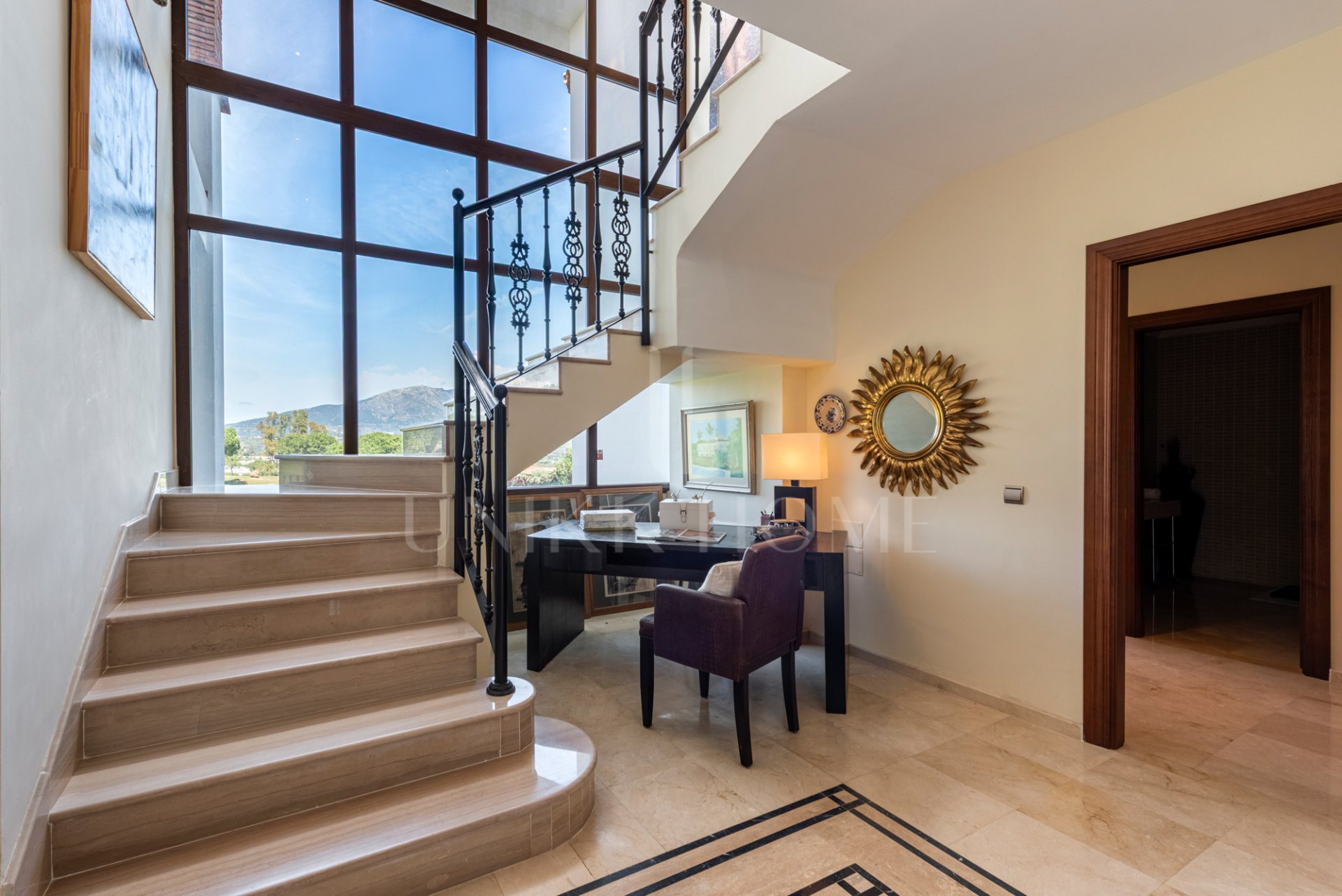 Villa de 4 dormitorios en primera línea de golf en La Cala Golf Resort