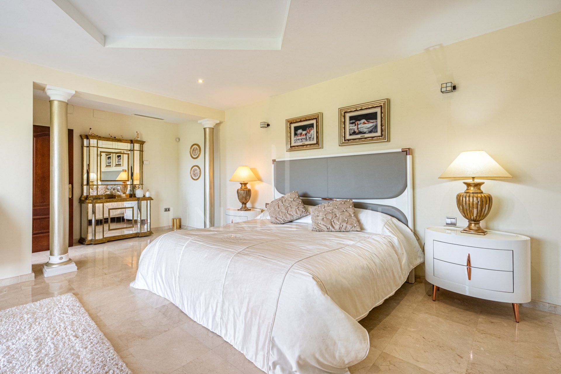 Villa de 4 dormitorios en primera línea de golf en La Cala Golf Resort