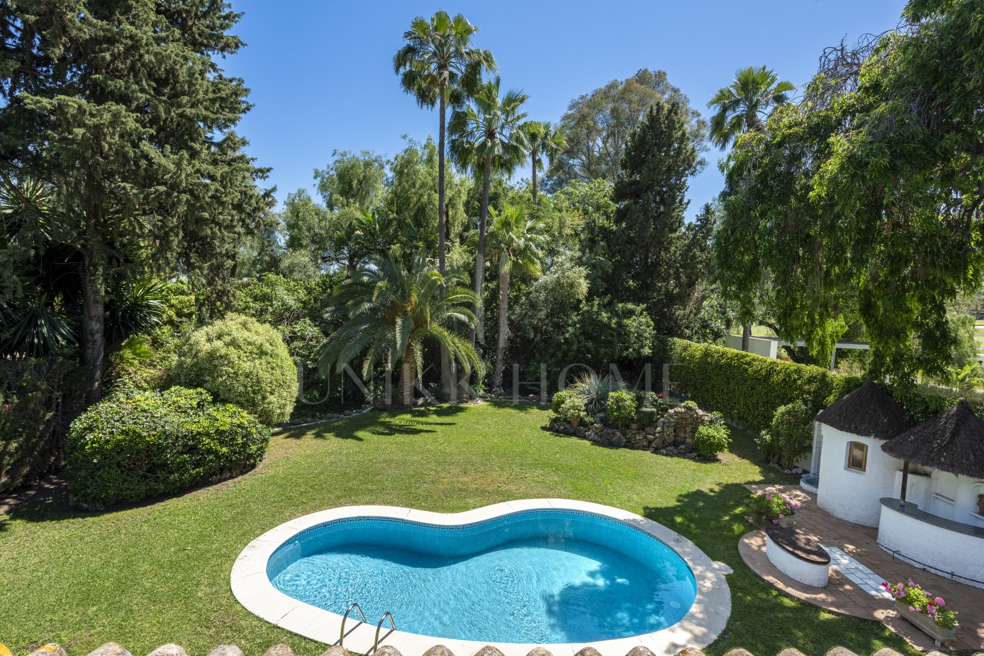 Villa de Estilo Andaluz Ubicada en Nueva Andalucía