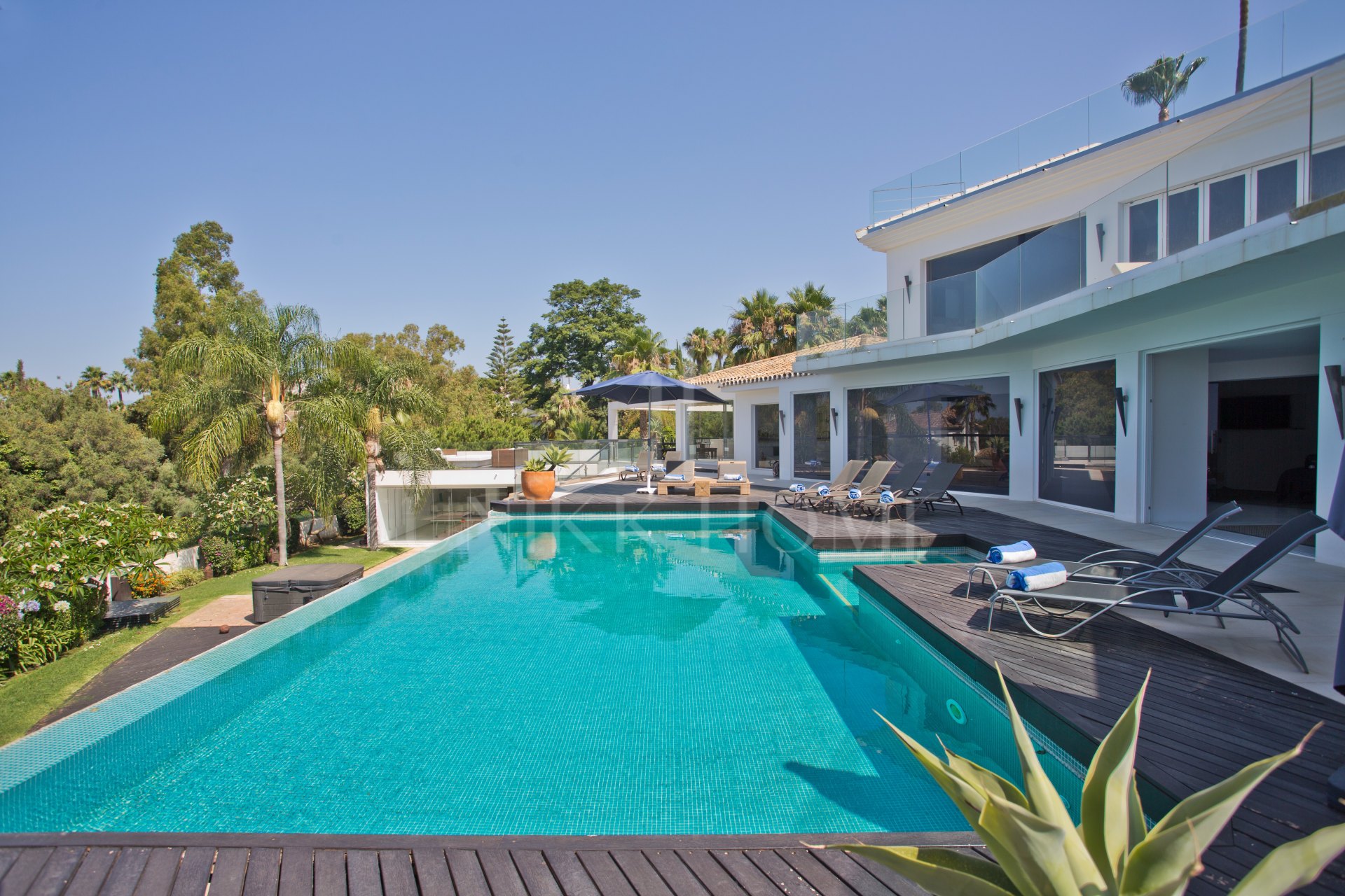 Villa de alquiler con opción a compra en Hacienda Las Chapas, Marbella Este
