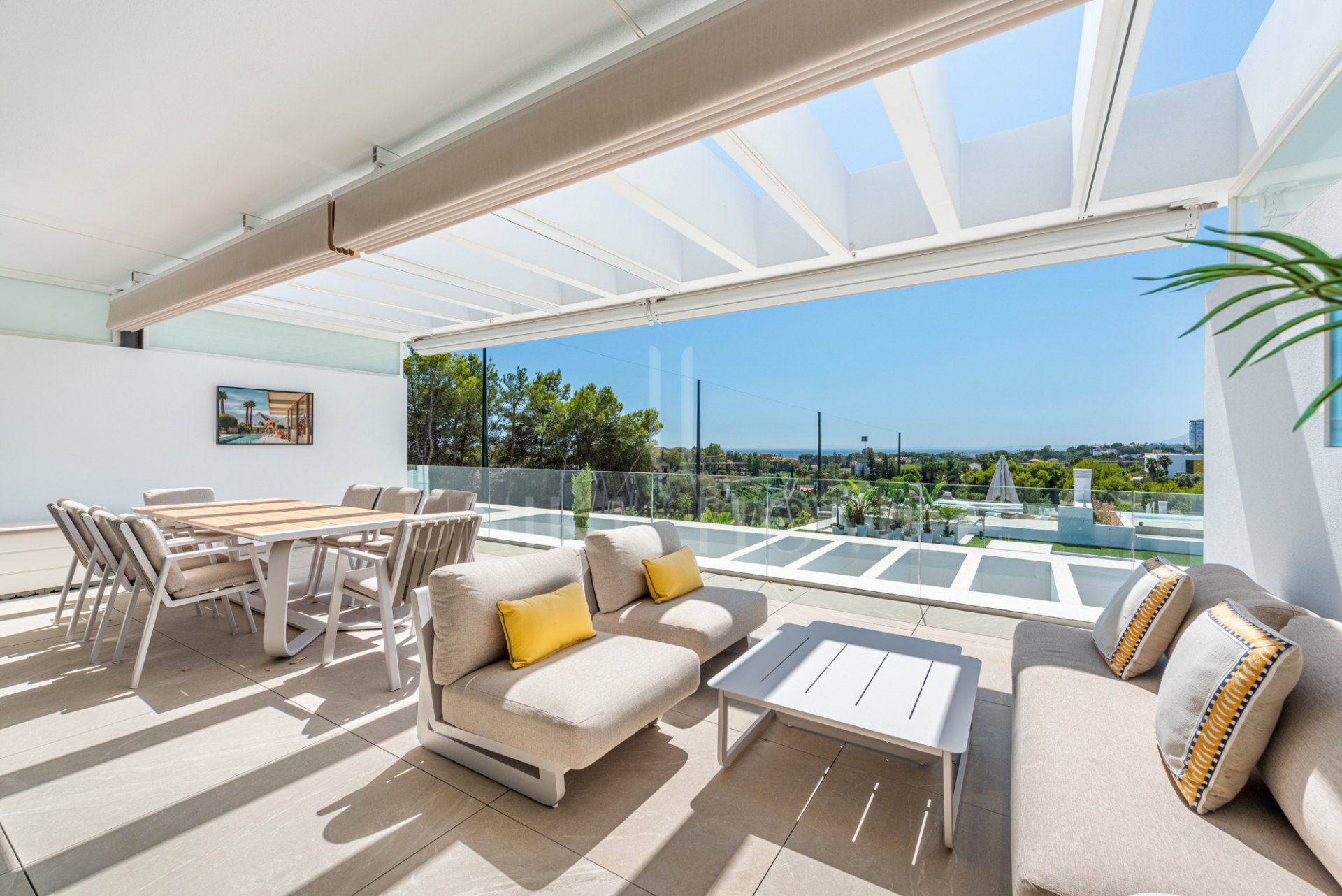 Brand-New 2-Bedroom Penthouse with Private Rooftop Pool in Soul Marbella