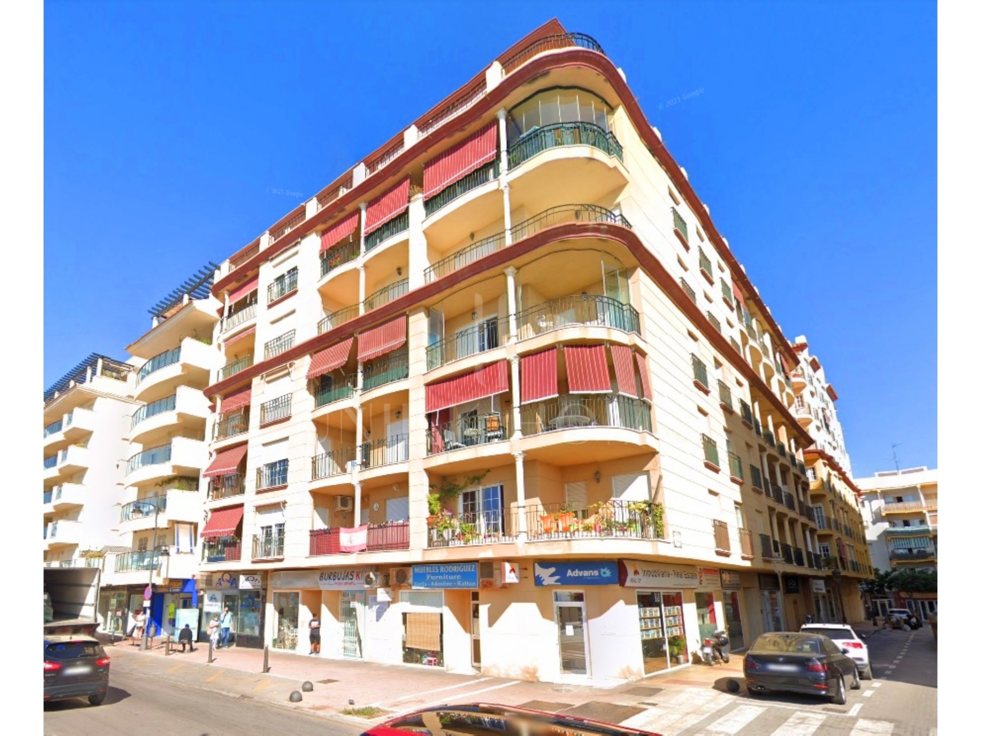 Apartamento en primera línea de playa en el mismo centro de Estepona