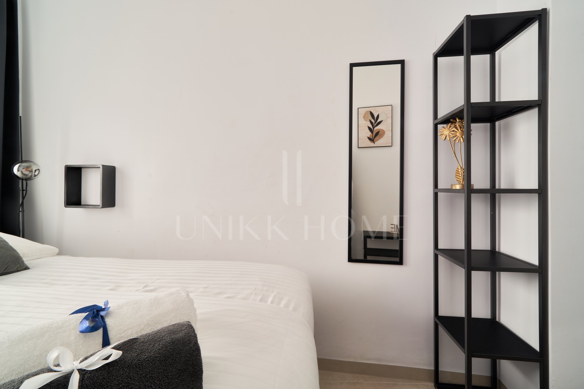 Modern and Spacious Apartment for Sale in a Prestigious Area of Marbella – Steps from the Beach