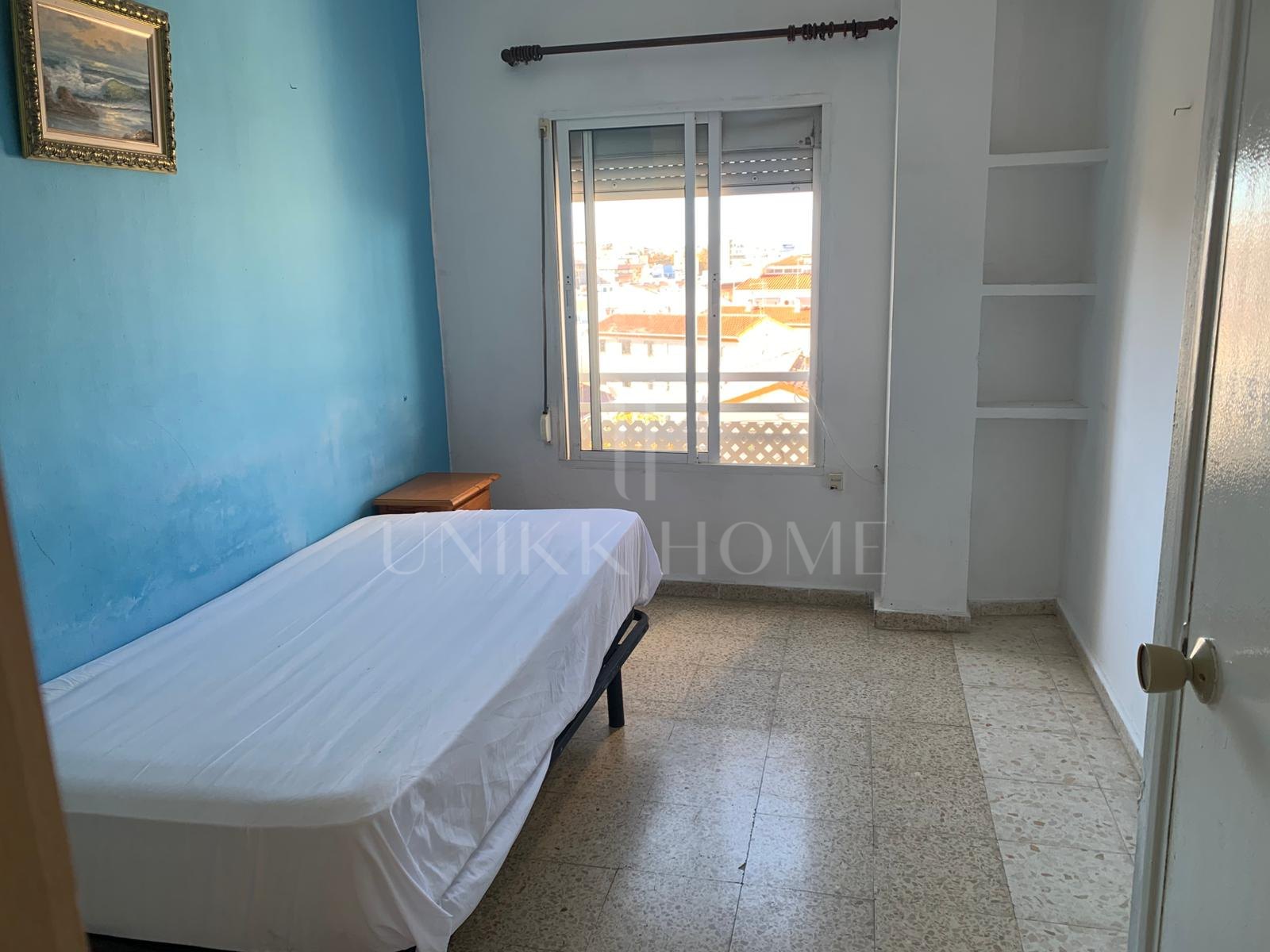 Residencia en segunda planta con orientación oeste en el centro de Marbella, a 300 metros de la playa