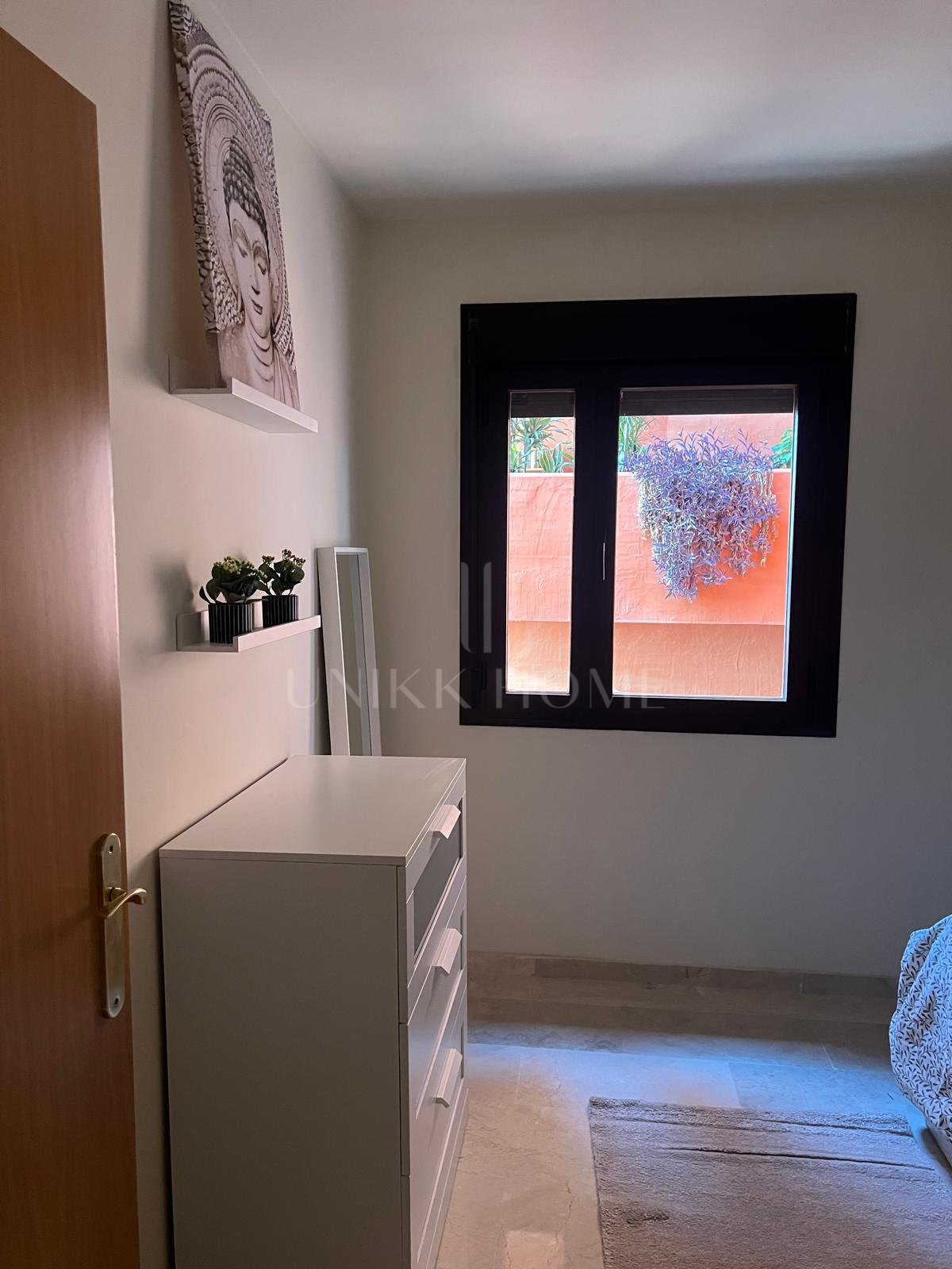 Impresionante apartamento recién reformado en la exclusiva urbanización Balcones del Mar