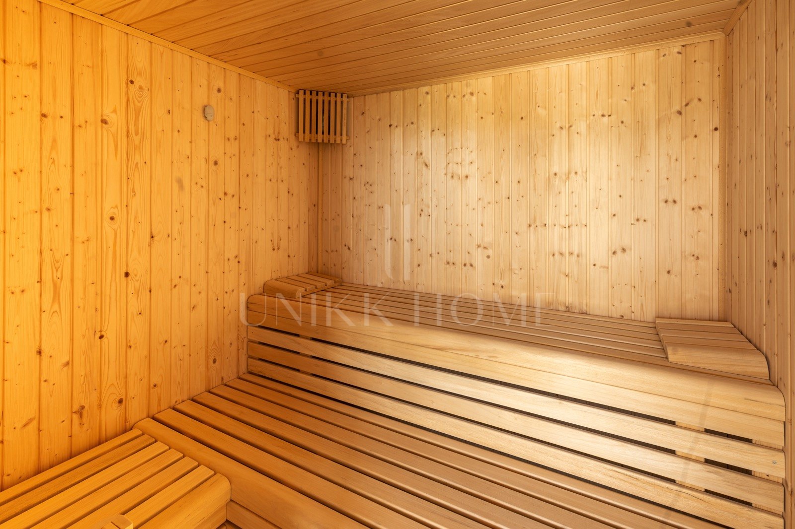 Spectacular ground-floor apartment in the exclusive beachfront urbanisation of The Edge