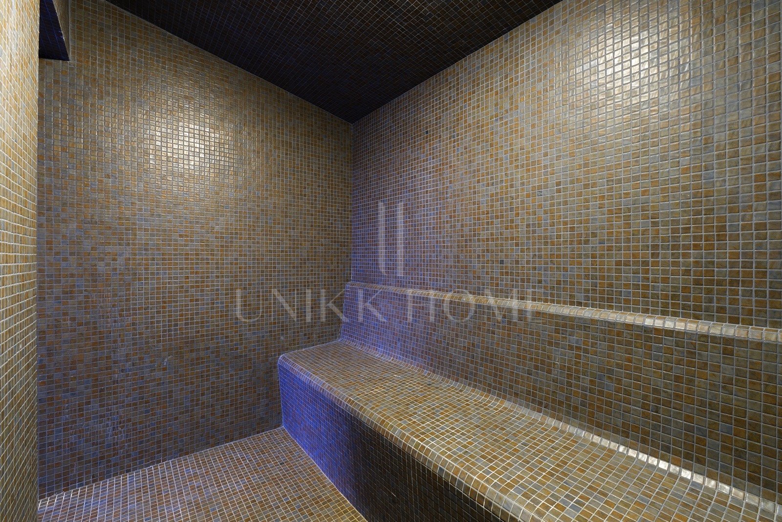 Spectacular ground-floor apartment in the exclusive beachfront urbanisation of The Edge