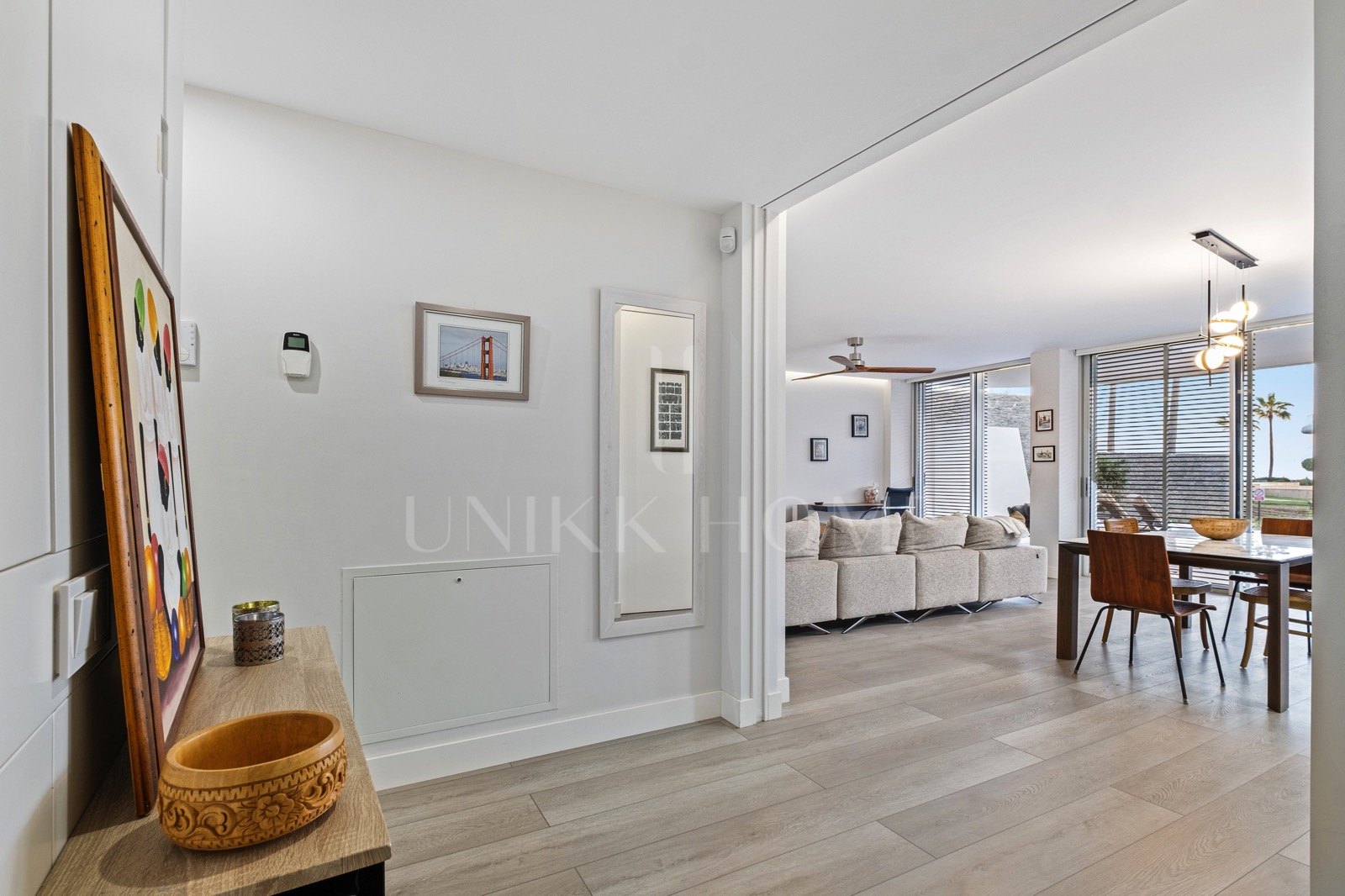 Spectacular ground-floor apartment in the exclusive beachfront urbanisation of The Edge