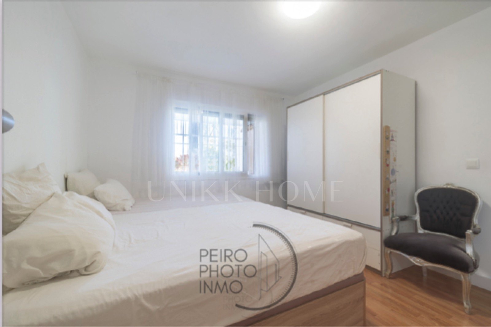 Elegant, bright apartment with large terrace & direct garden access in a tranquil gated community