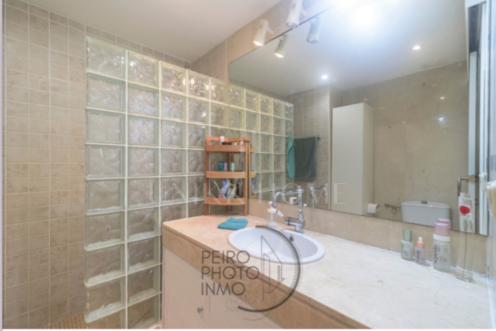 Elegant, bright apartment with large terrace & direct garden access in a tranquil gated community