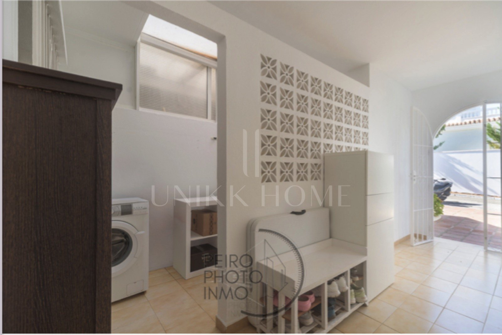 Elegant, bright apartment with large terrace & direct garden access in a tranquil gated community