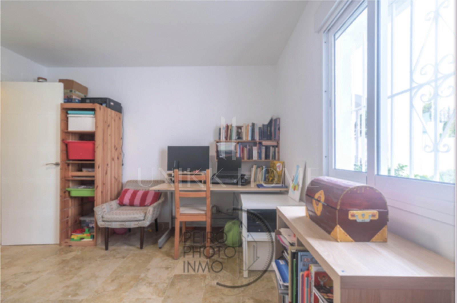 Elegant, bright apartment with large terrace & direct garden access in a tranquil gated community