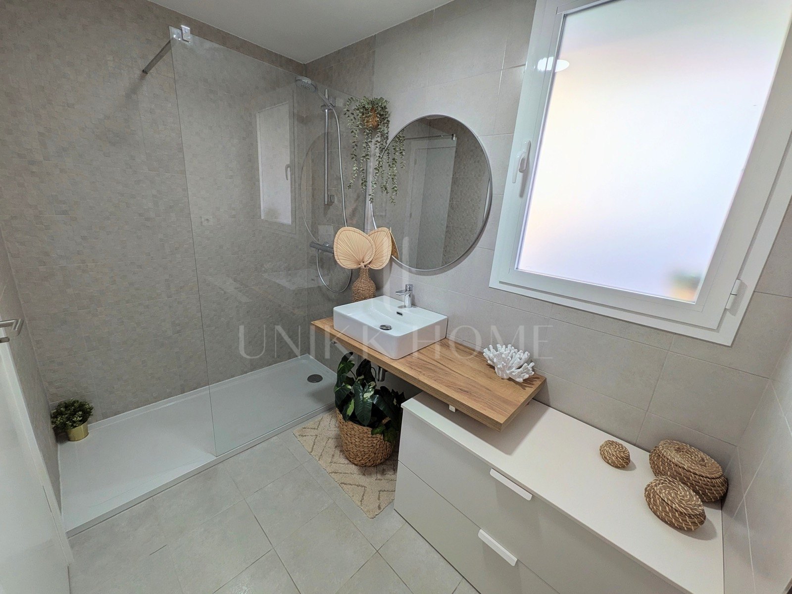 Exclusive new-build duplex penthouse with a private solarium and breathtaking panoramic views