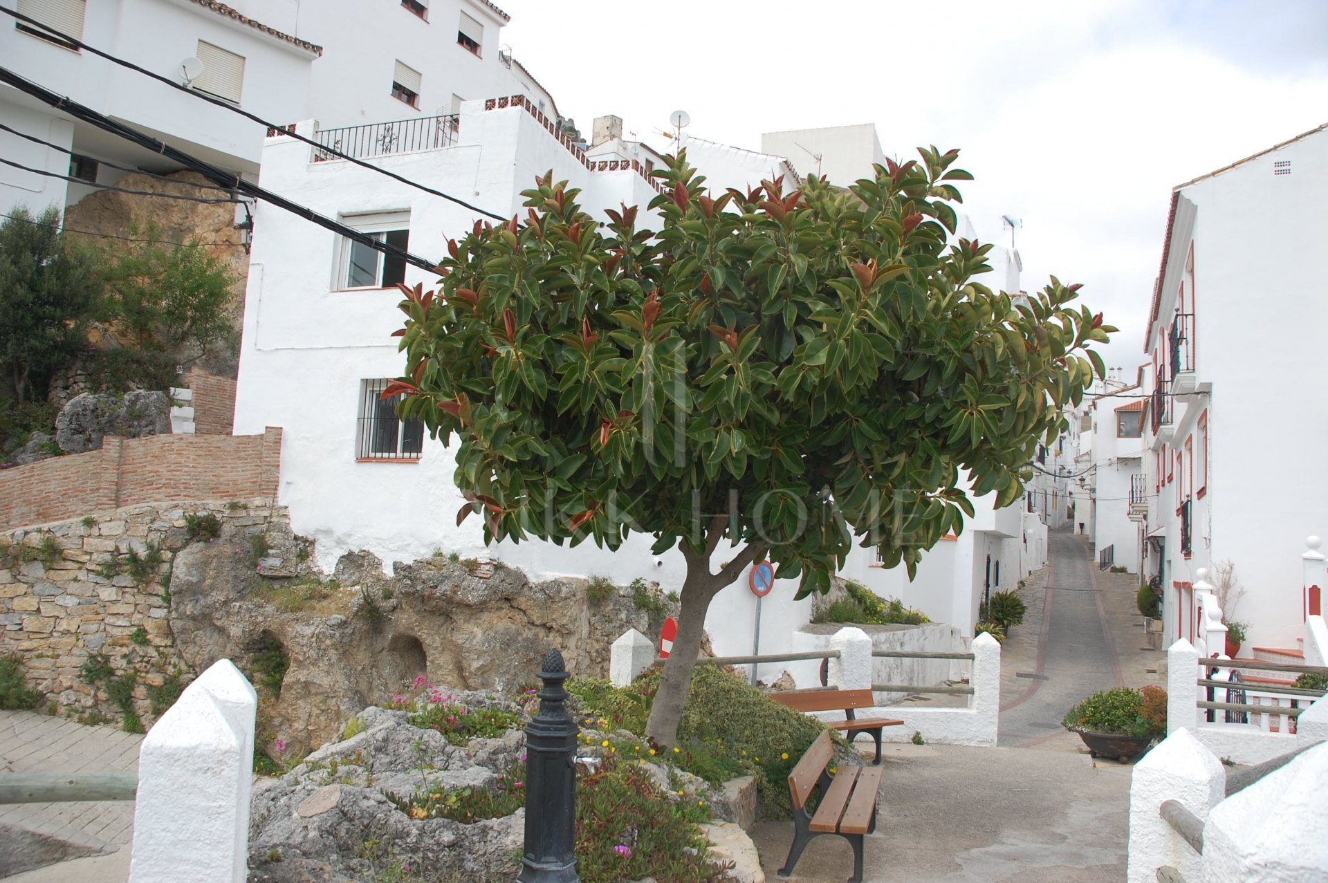 Charming house in the picturesque white village of Casares Pueblo
