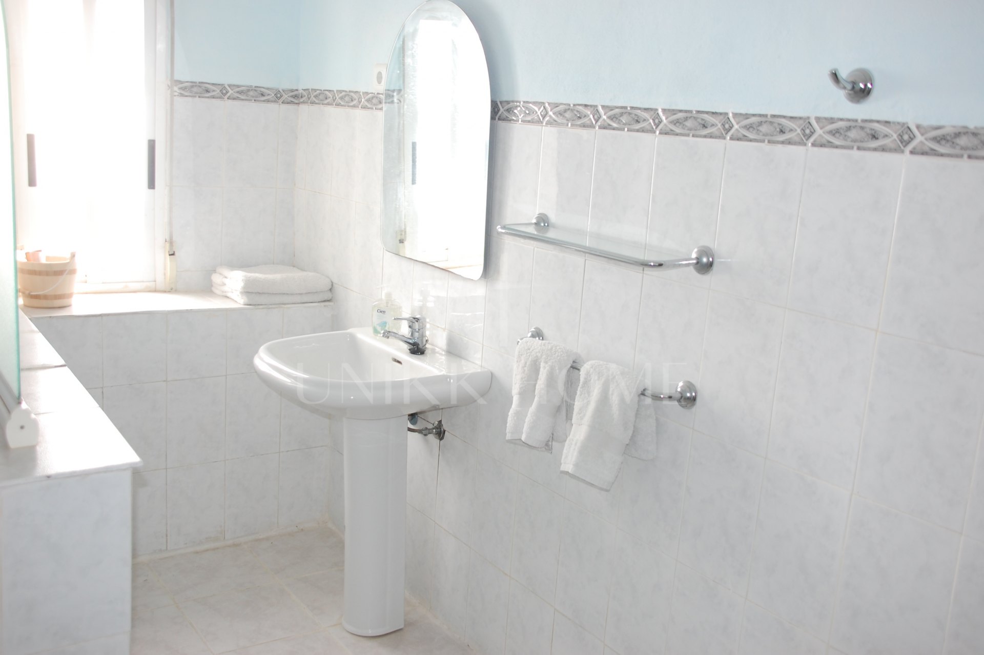 Charming house in the picturesque white village of Casares Pueblo