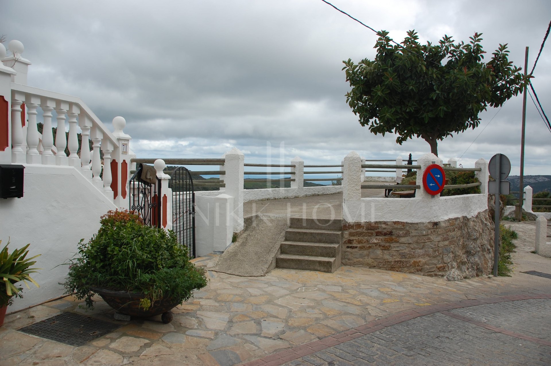 Charming house in the picturesque white village of Casares Pueblo