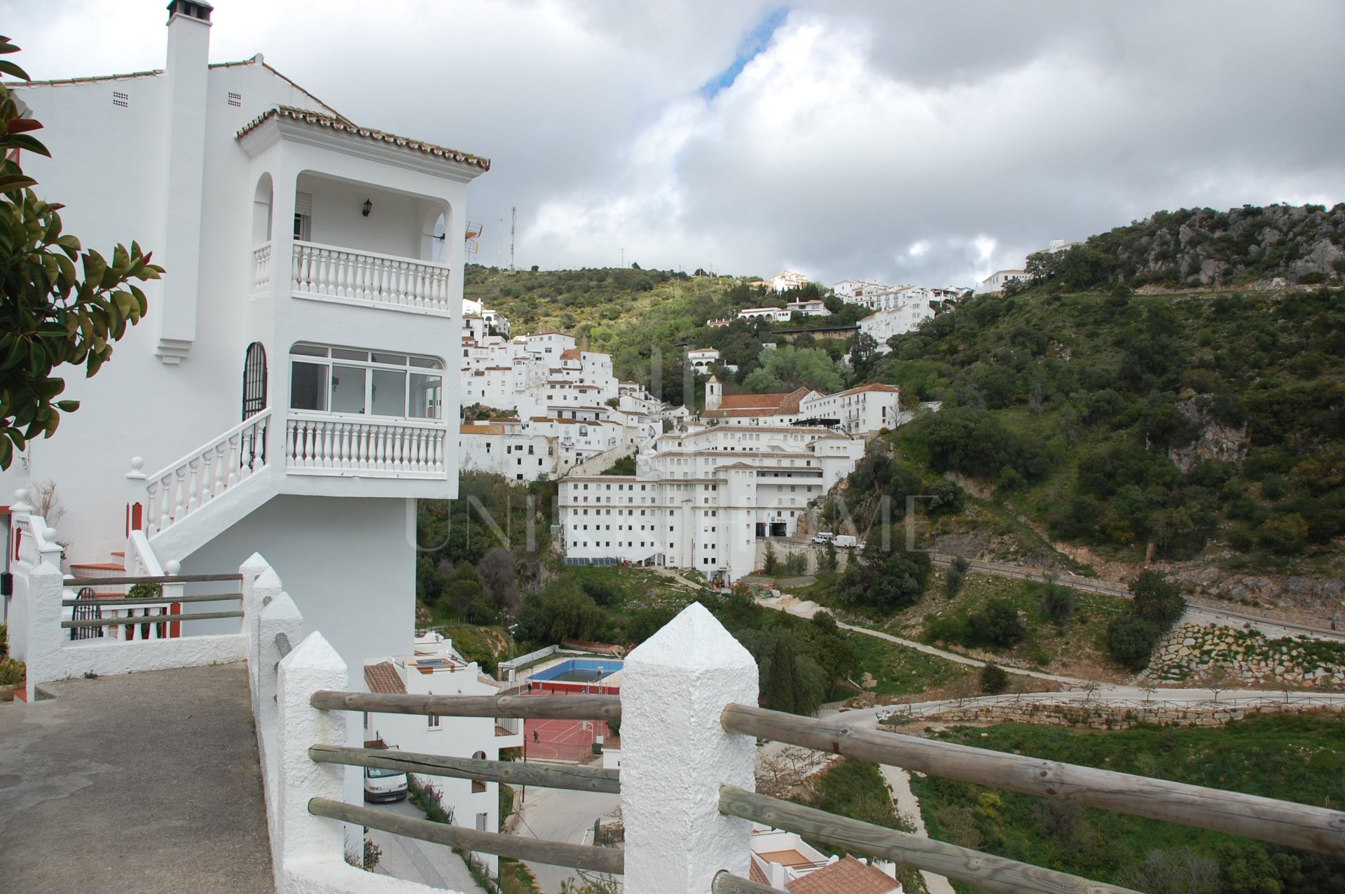 Charming house in the picturesque white village of Casares Pueblo