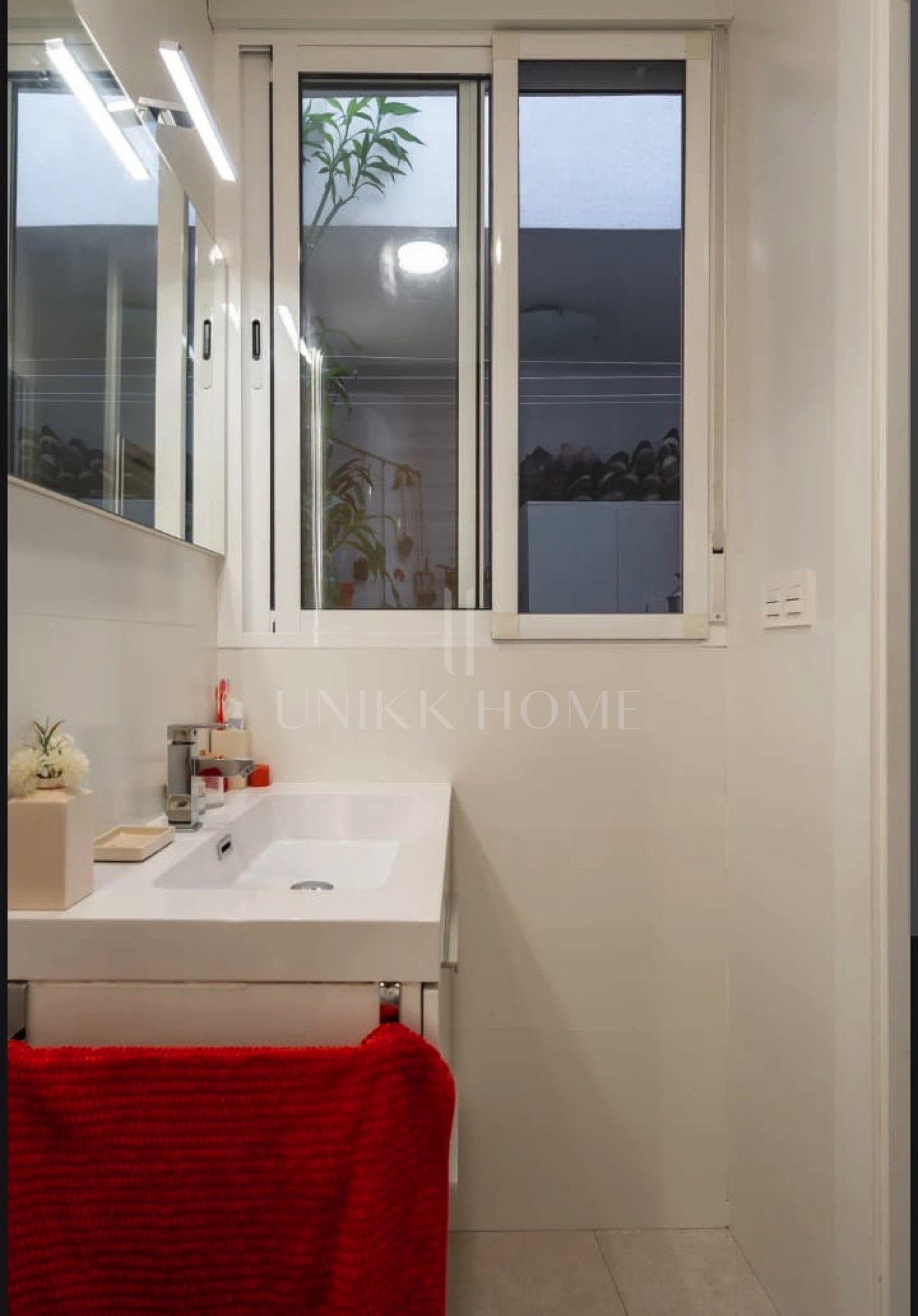 Fully renovated ground-floor apartment in Old Estepona