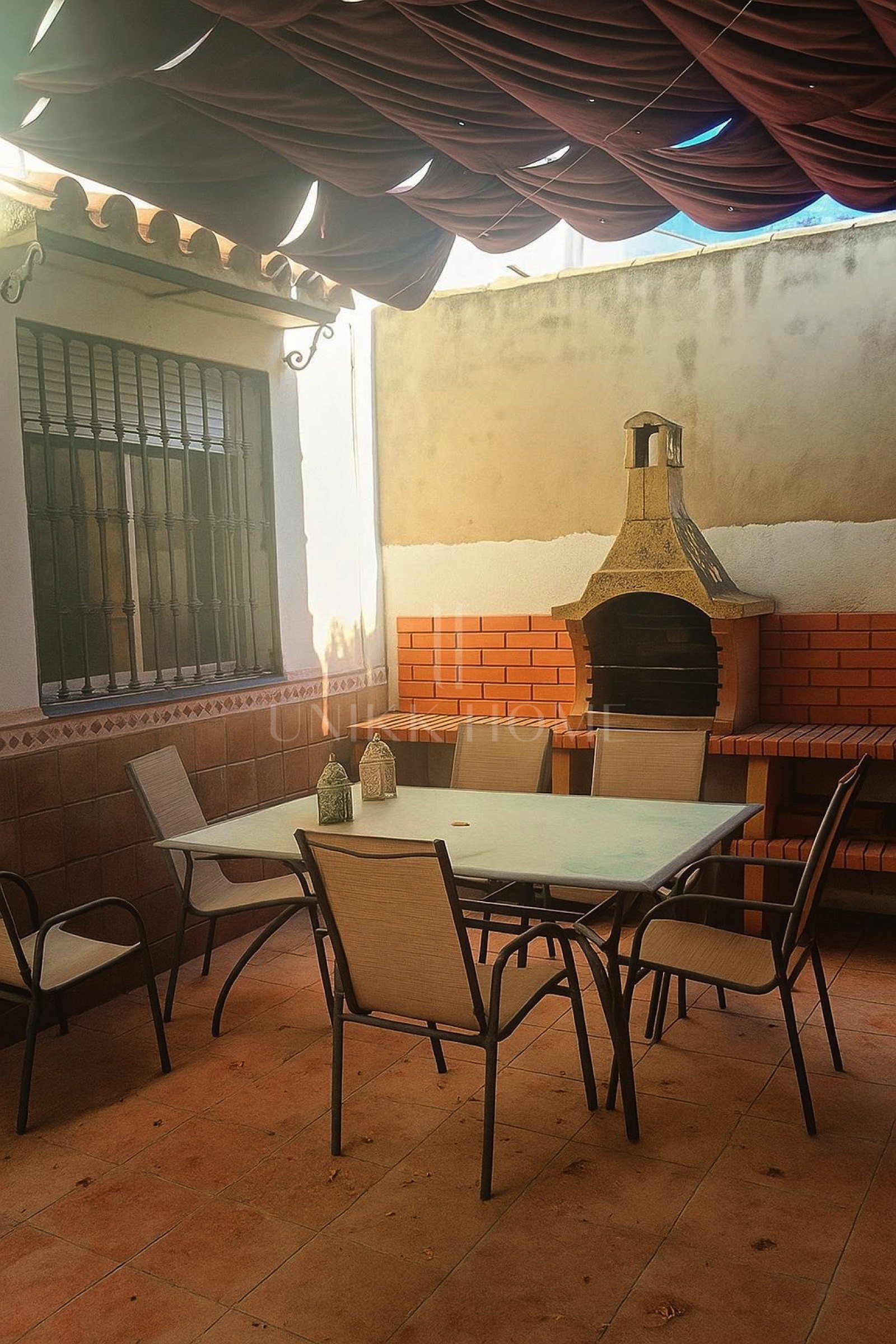 Exquisite townhouse in the prestigious Residencial Villas Madrid urbanisation