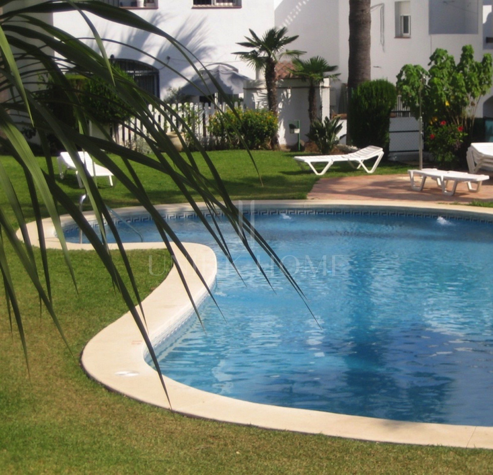 Exquisite townhouse in the prestigious Residencial Villas Madrid urbanisation